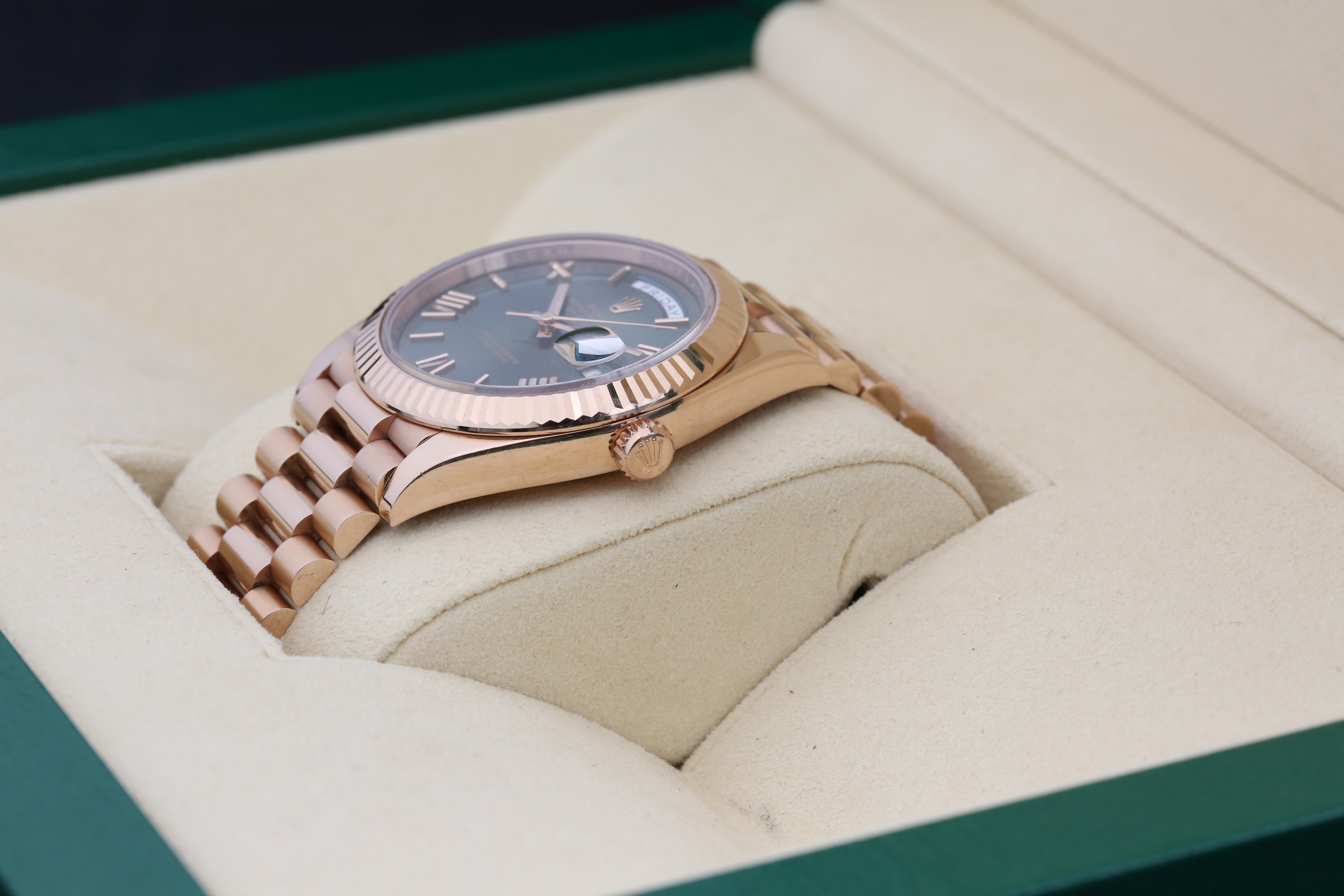 Rolex Day-Date 40 228235 Thumbnail 6