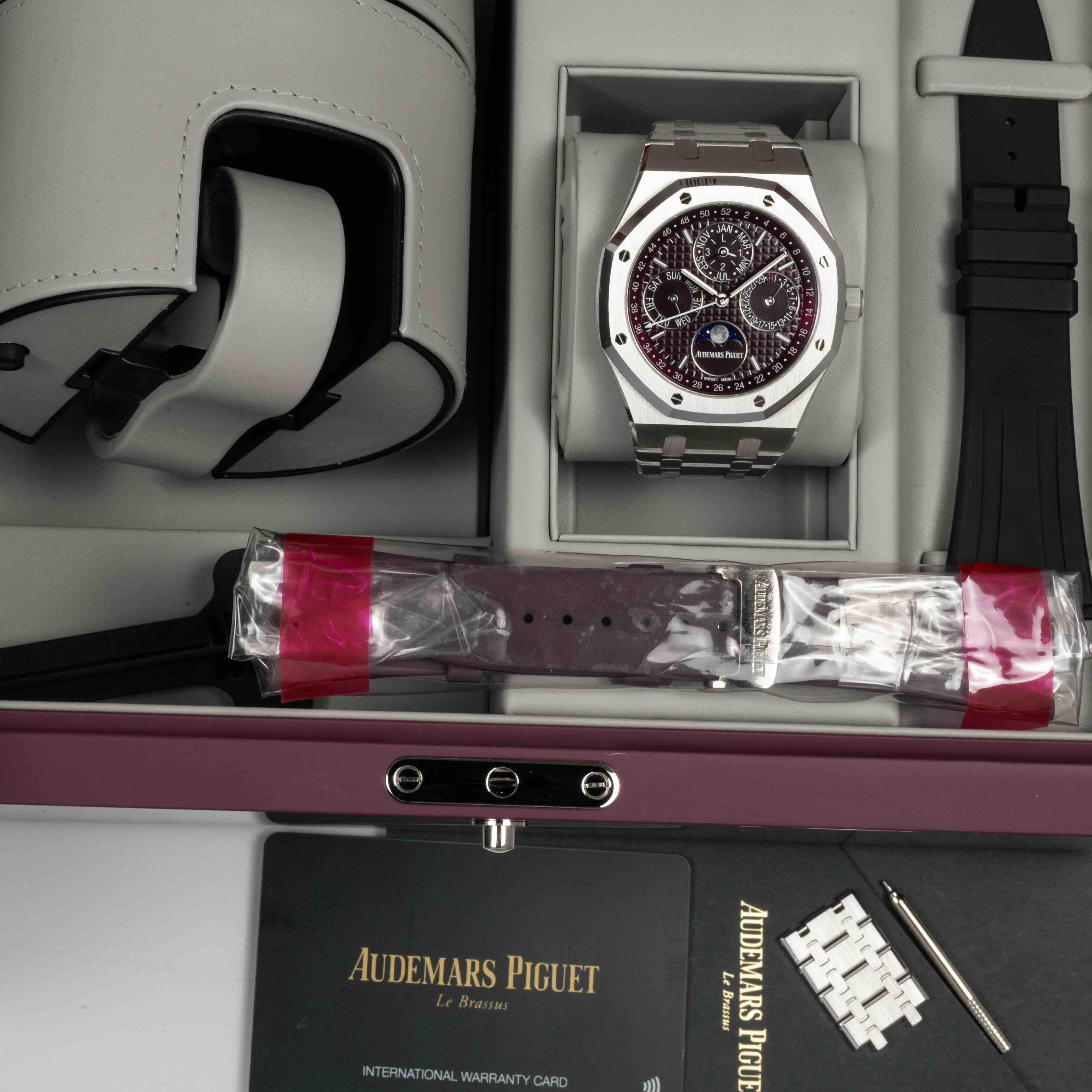 Audemars Piguet Royal Oak 26574BC.OO.1220BC.01 Thumbnail 3