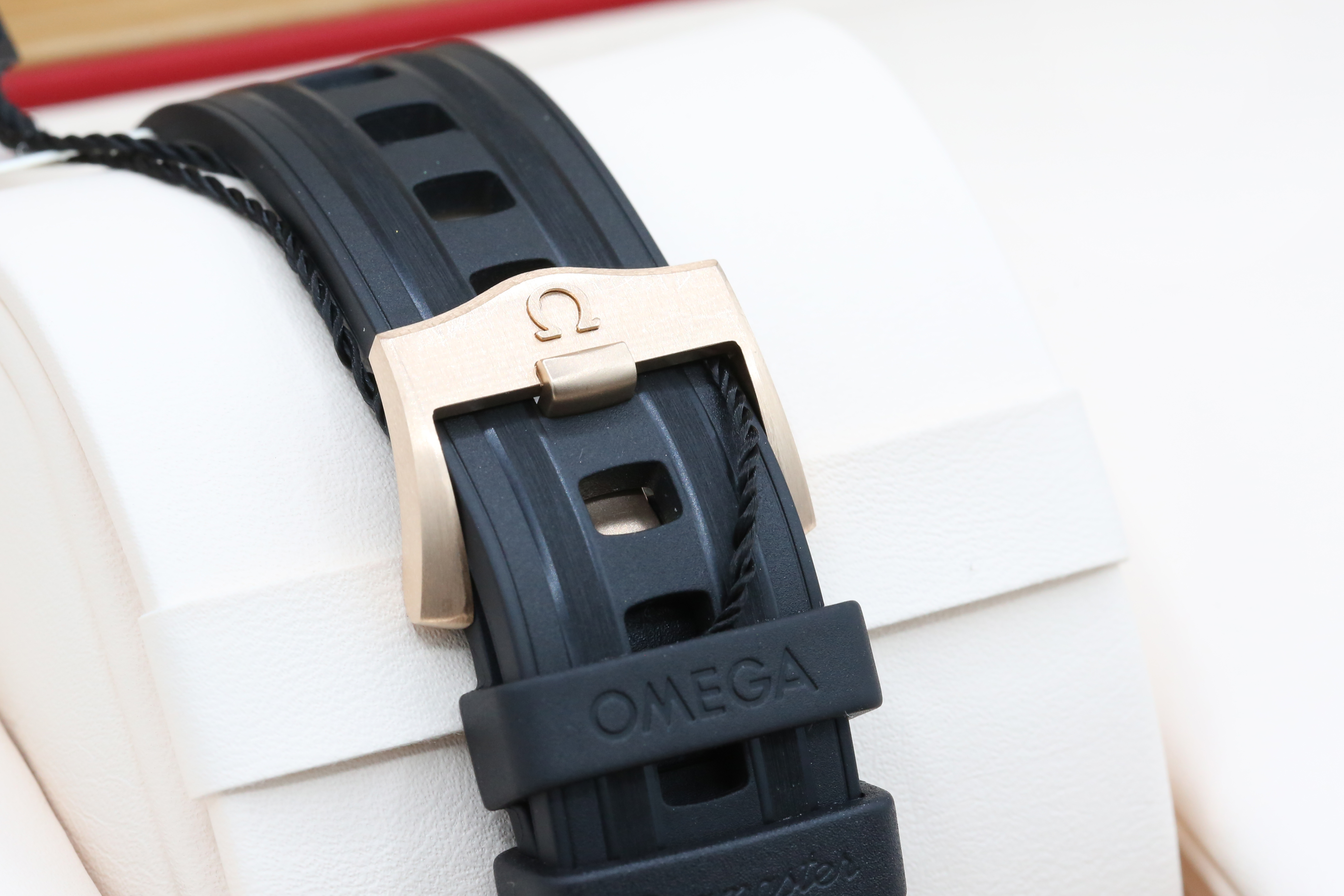 Omega Seamaster Diver 300m 210.92.42.20.01.003 Thumbnail 3