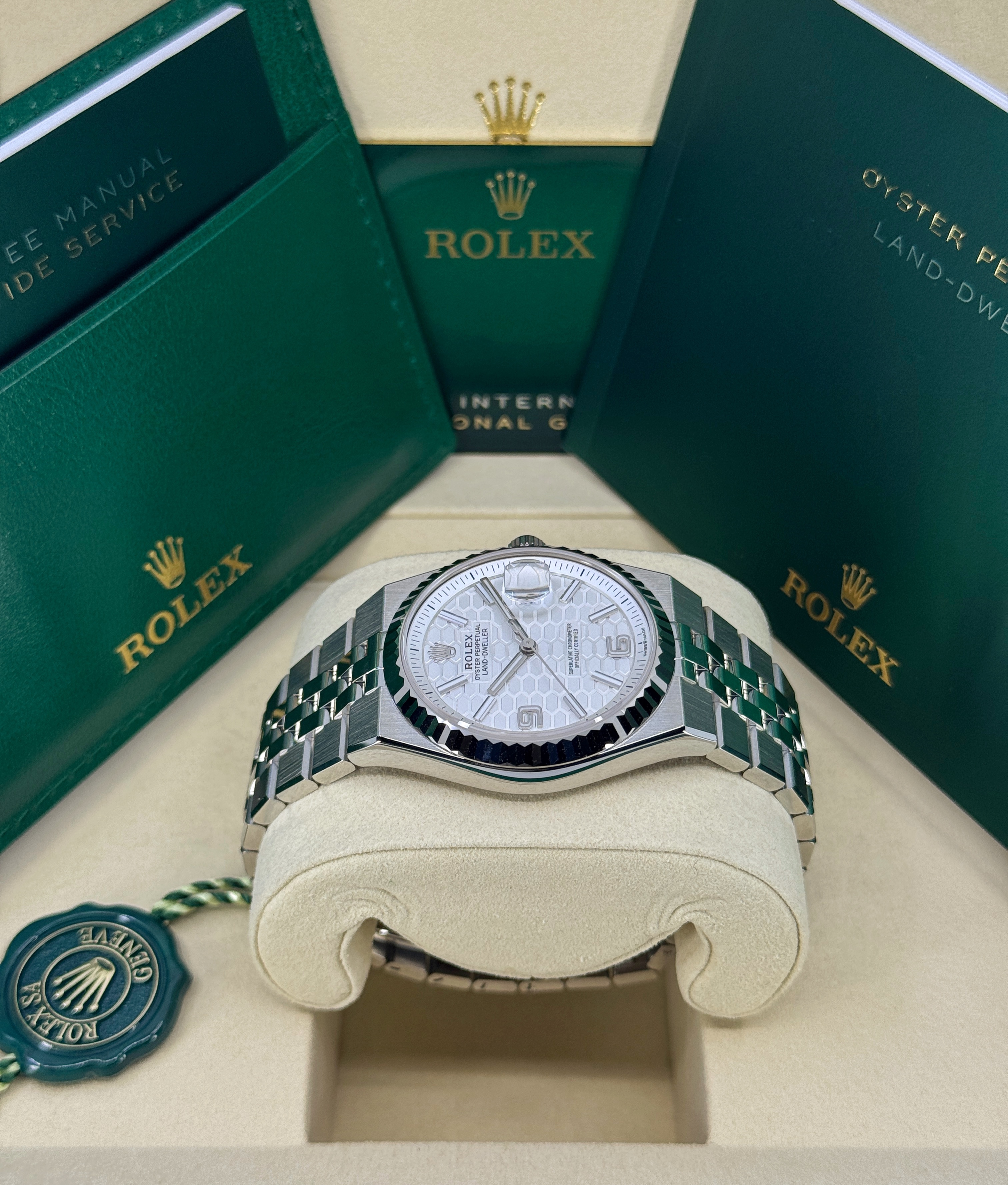 Rolex Land-Dweller 36 127234 Thumbnail 2
