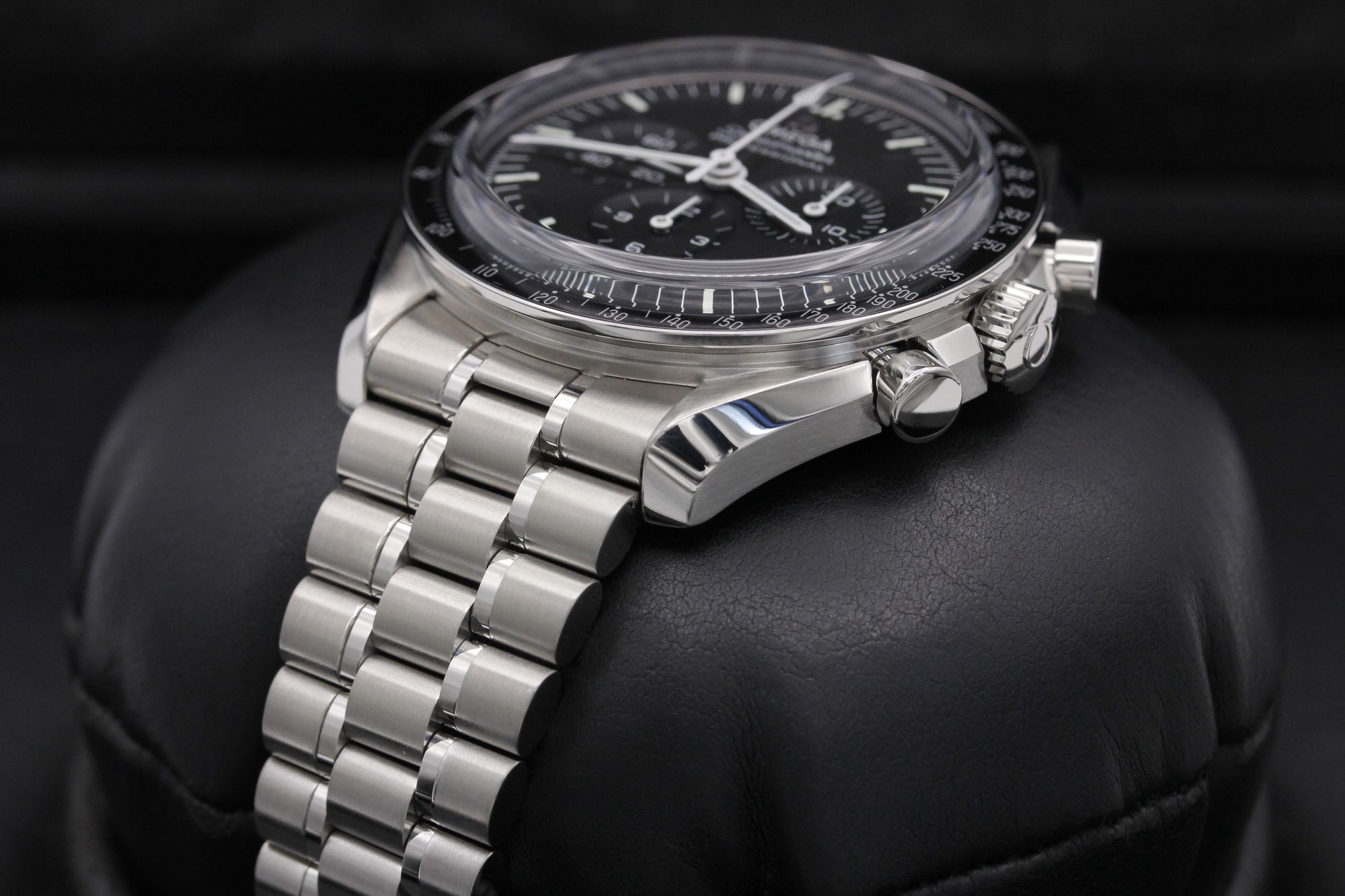 Omega Speedmaster Moonwatch Professional 310.30.42.50.01.002 Thumbnail 2