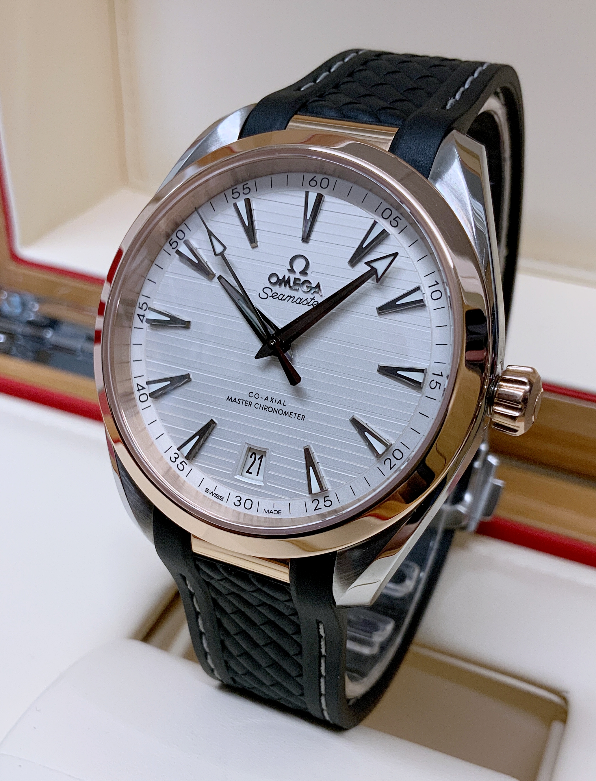 Omega Aqua Terra 150m Gents 220.22.41.21.02.001 Thumbnail 2