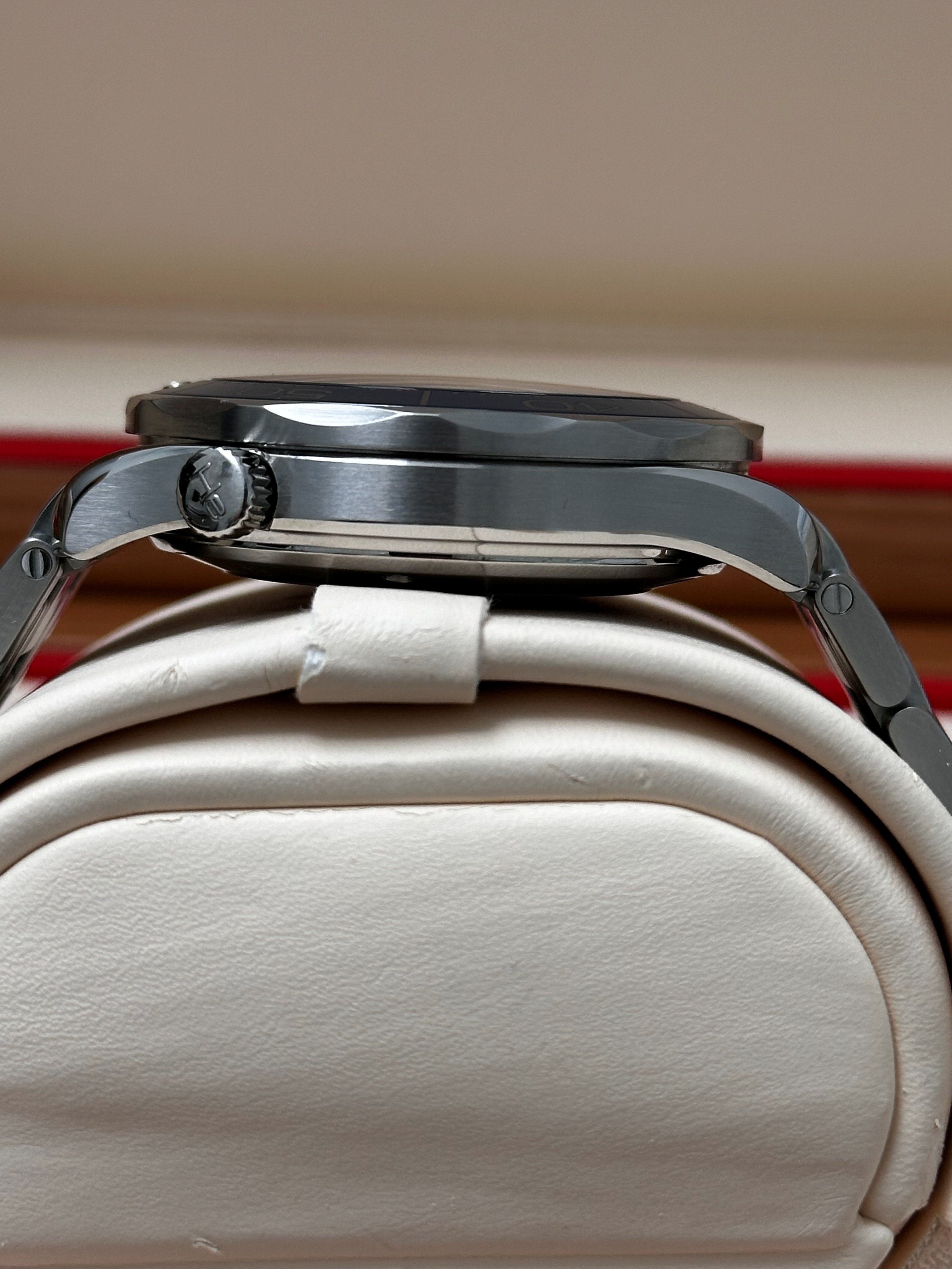Omega Seamaster 300m 212.30.41.20.03.001 Thumbnail 5