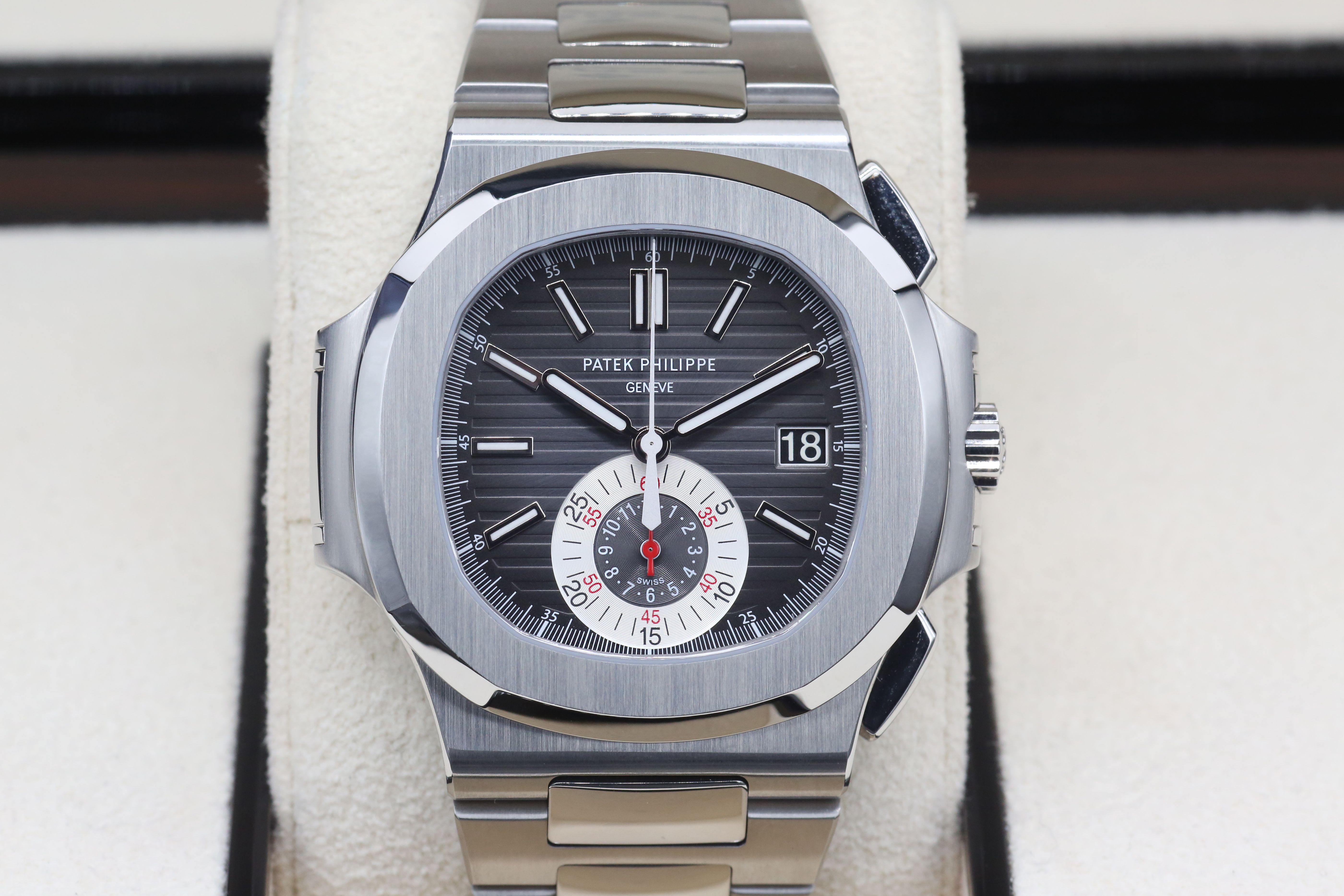 Patek Philippe Nautilus 5980/1A-014 Thumbnail 5