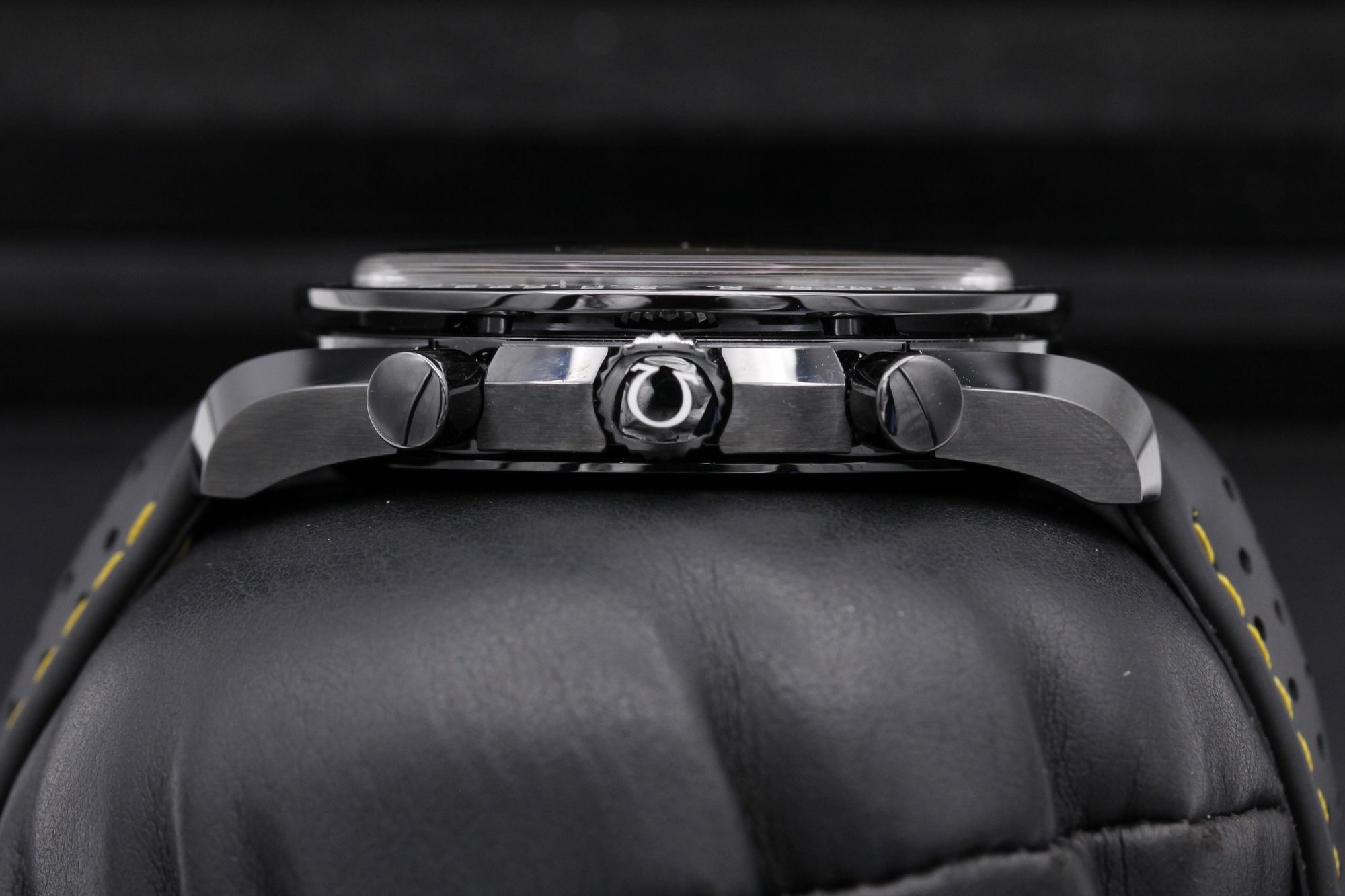 Omega Speedmaster Dark Side of the Moon 310.92.44.50.01.001 Thumbnail 3