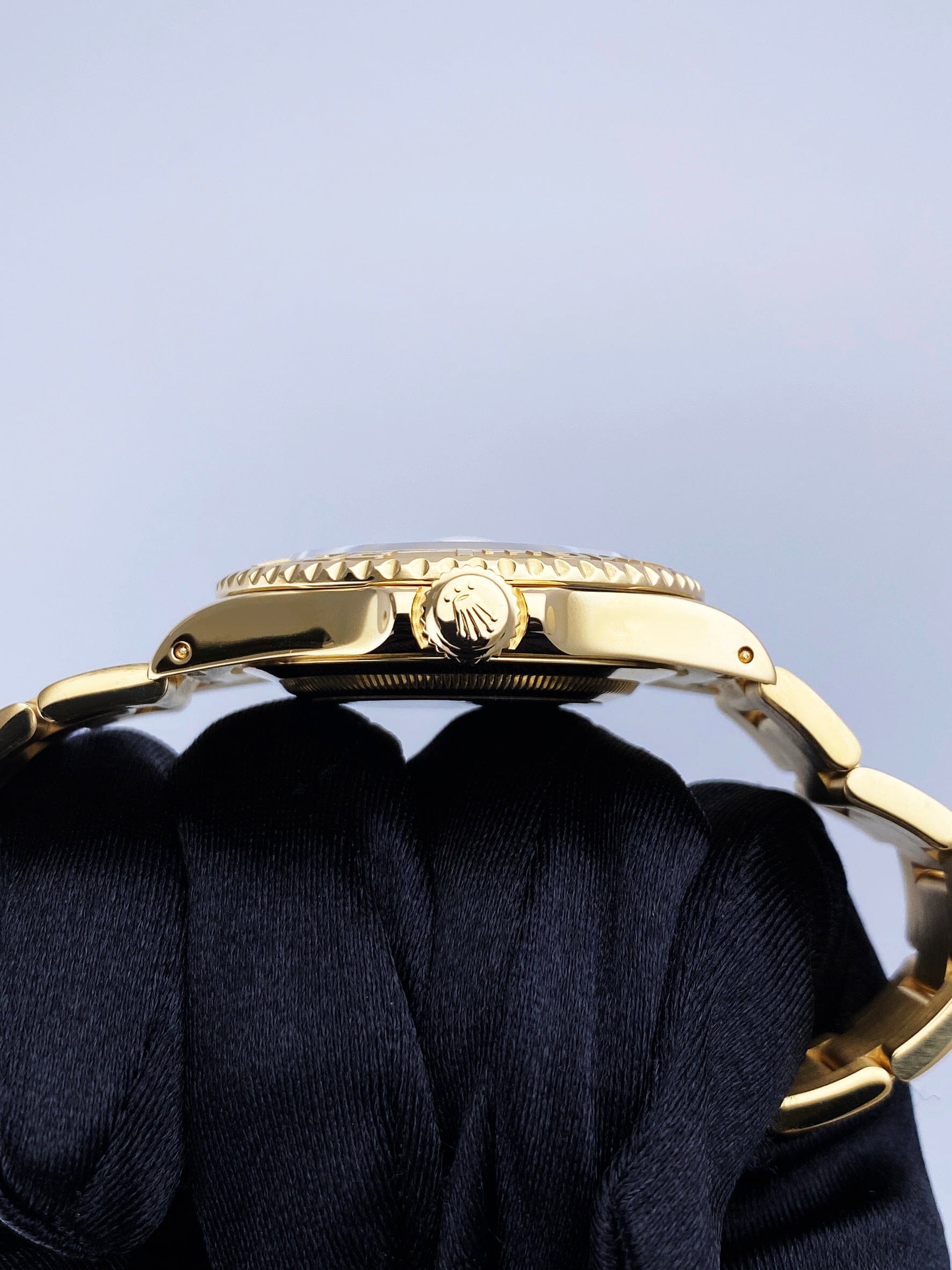 Rolex Yacht-Master 16628 Thumbnail 4