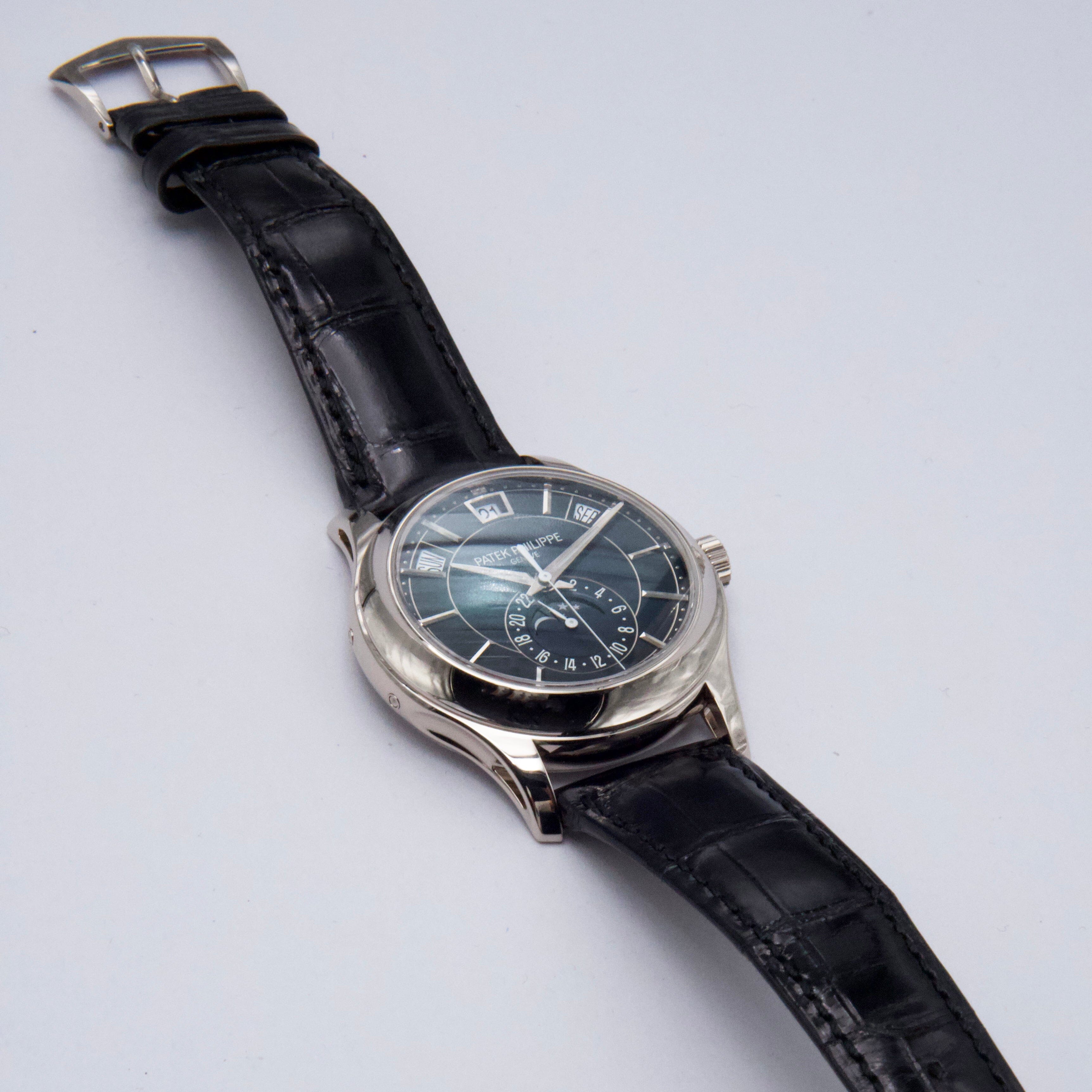 Patek Philippe Complications 5205G-013 Thumbnail 4