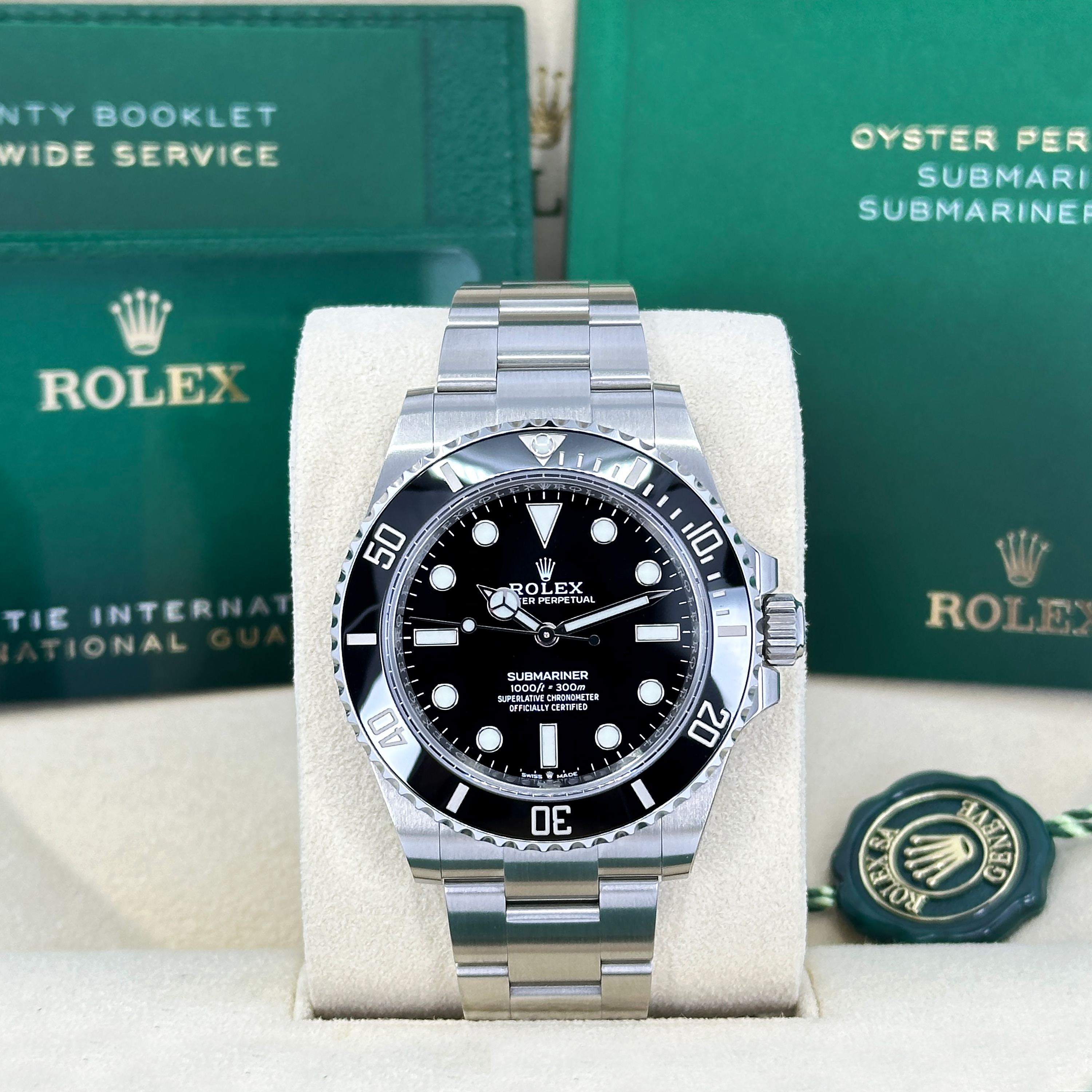 Rolex Submariner 124060 Thumbnail 2