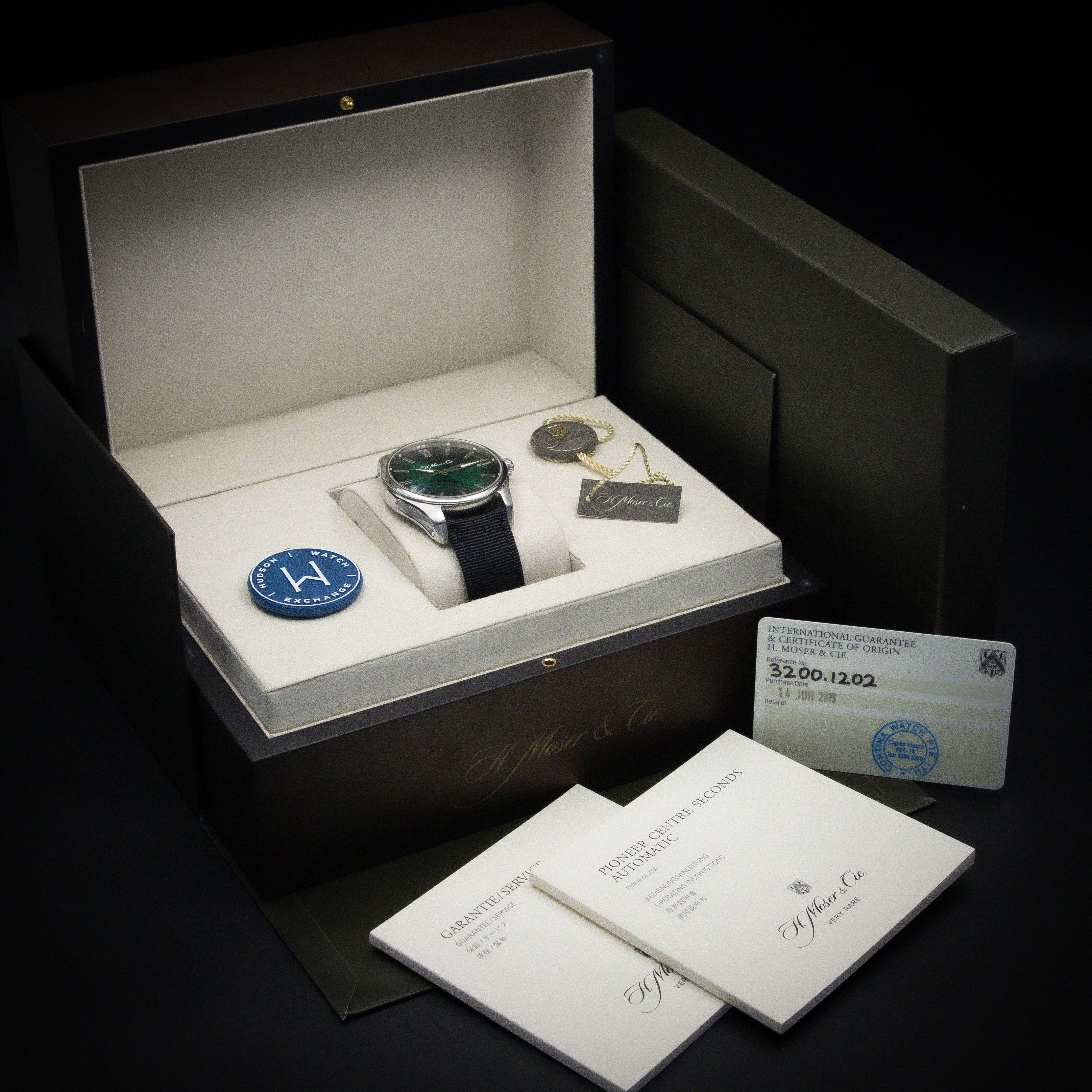 H. Moser and Cie Pioneer 3200-1202 Thumbnail 7