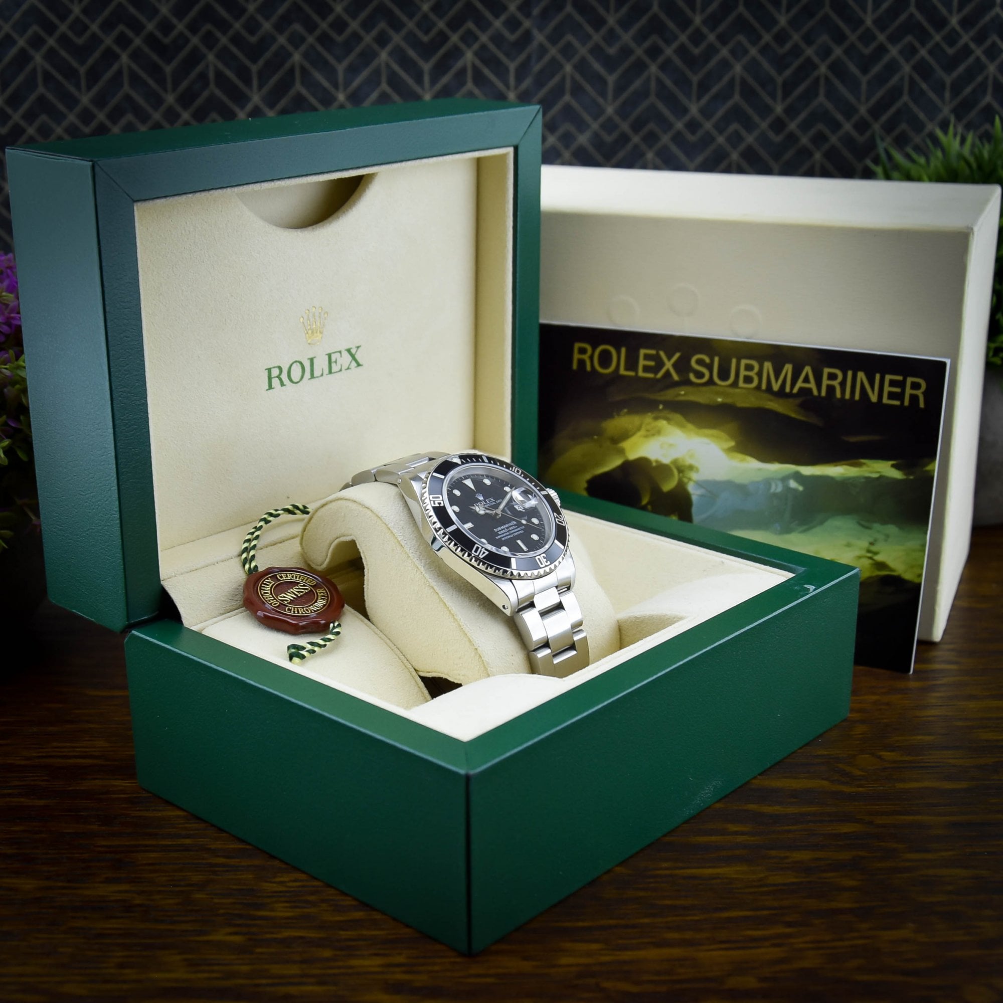Rolex Submariner 16610 Thumbnail 6