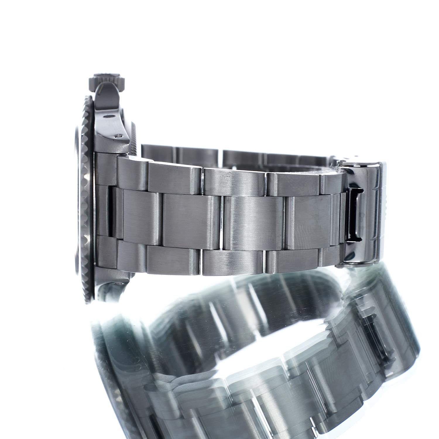 Rolex Submariner 14060M Thumbnail 2