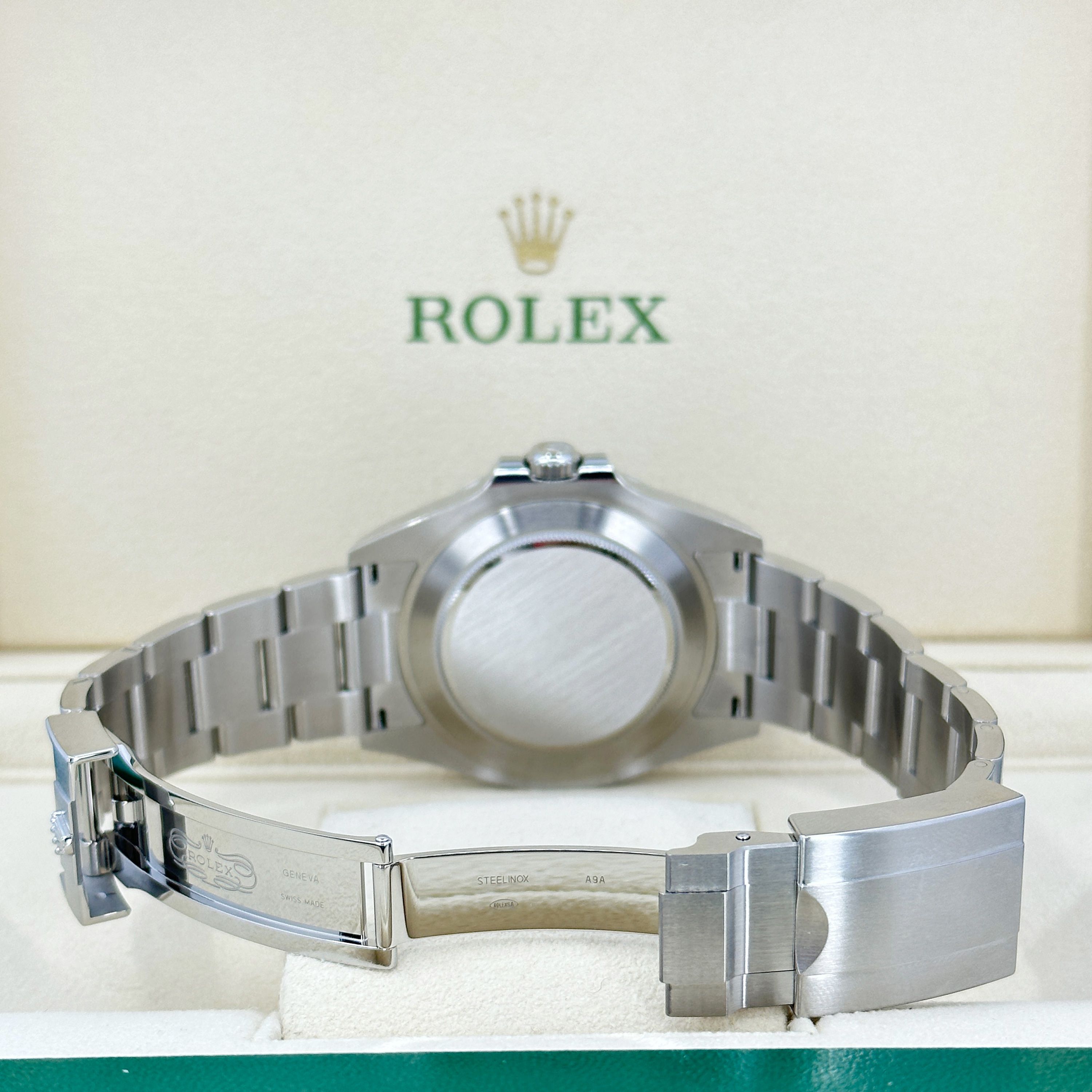 Rolex Explorer II 226570 Thumbnail 4