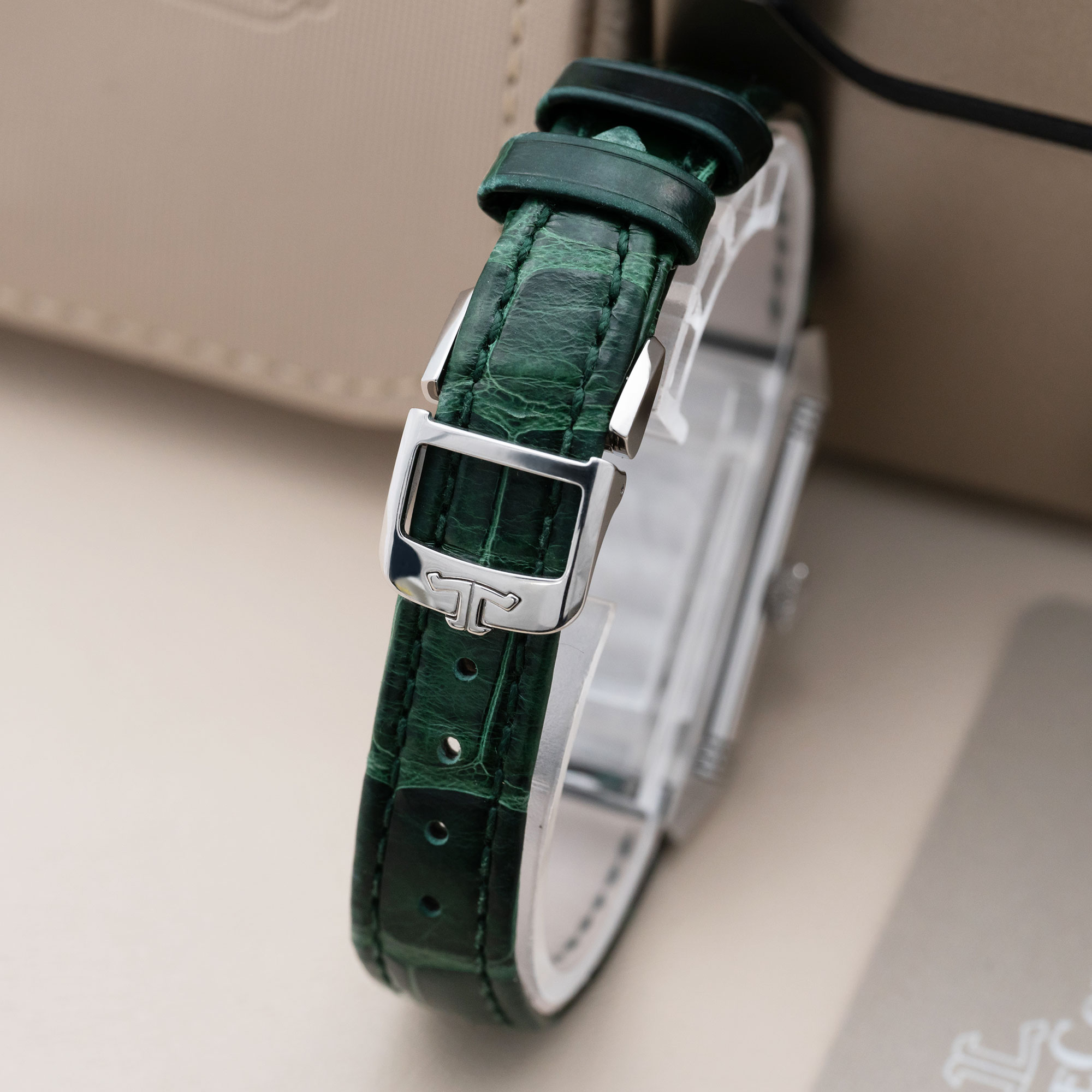 Jaeger-LeCoultre Reverso One 328853J Thumbnail 3