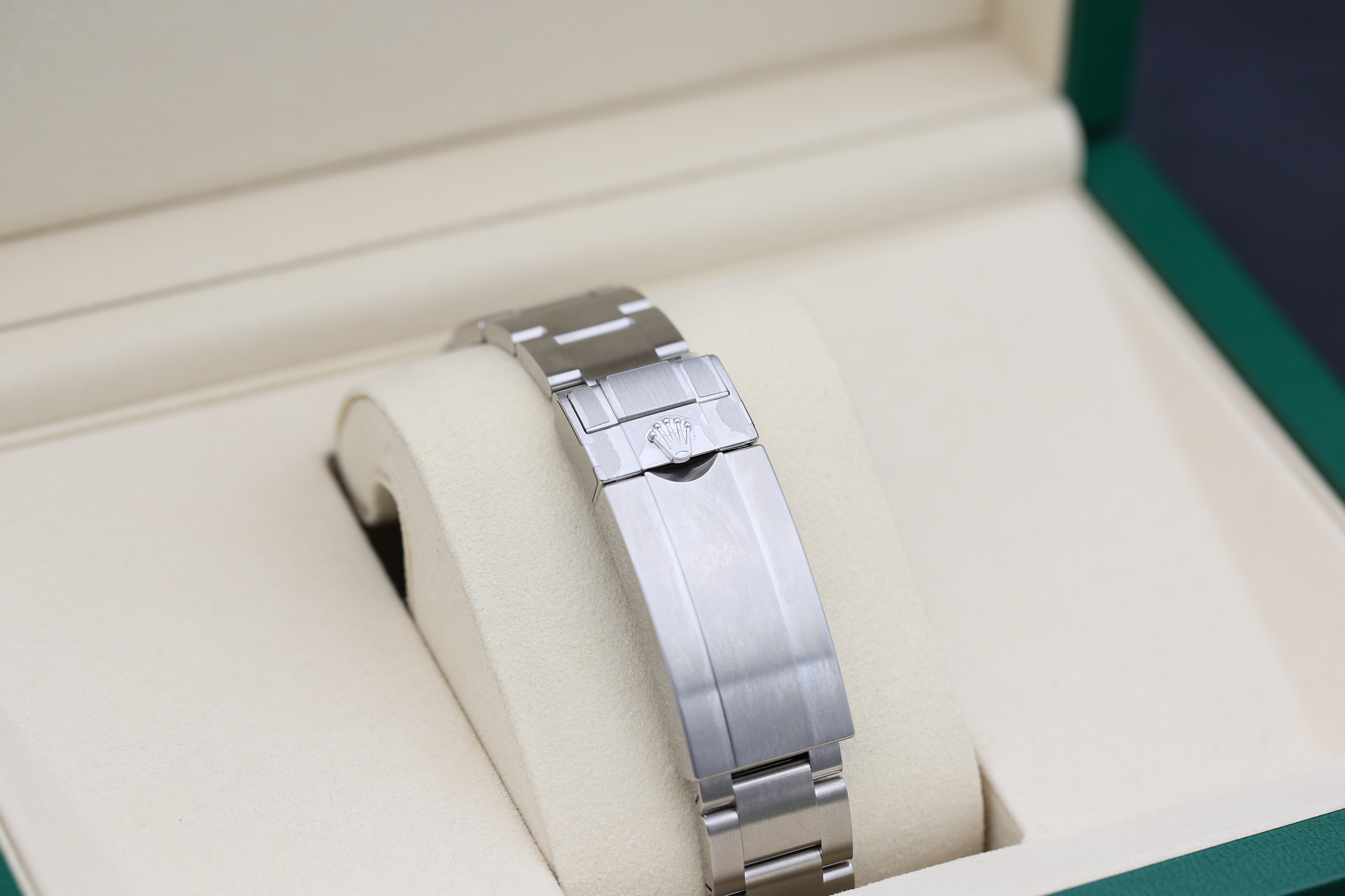 Rolex Submariner 124060 Thumbnail 3