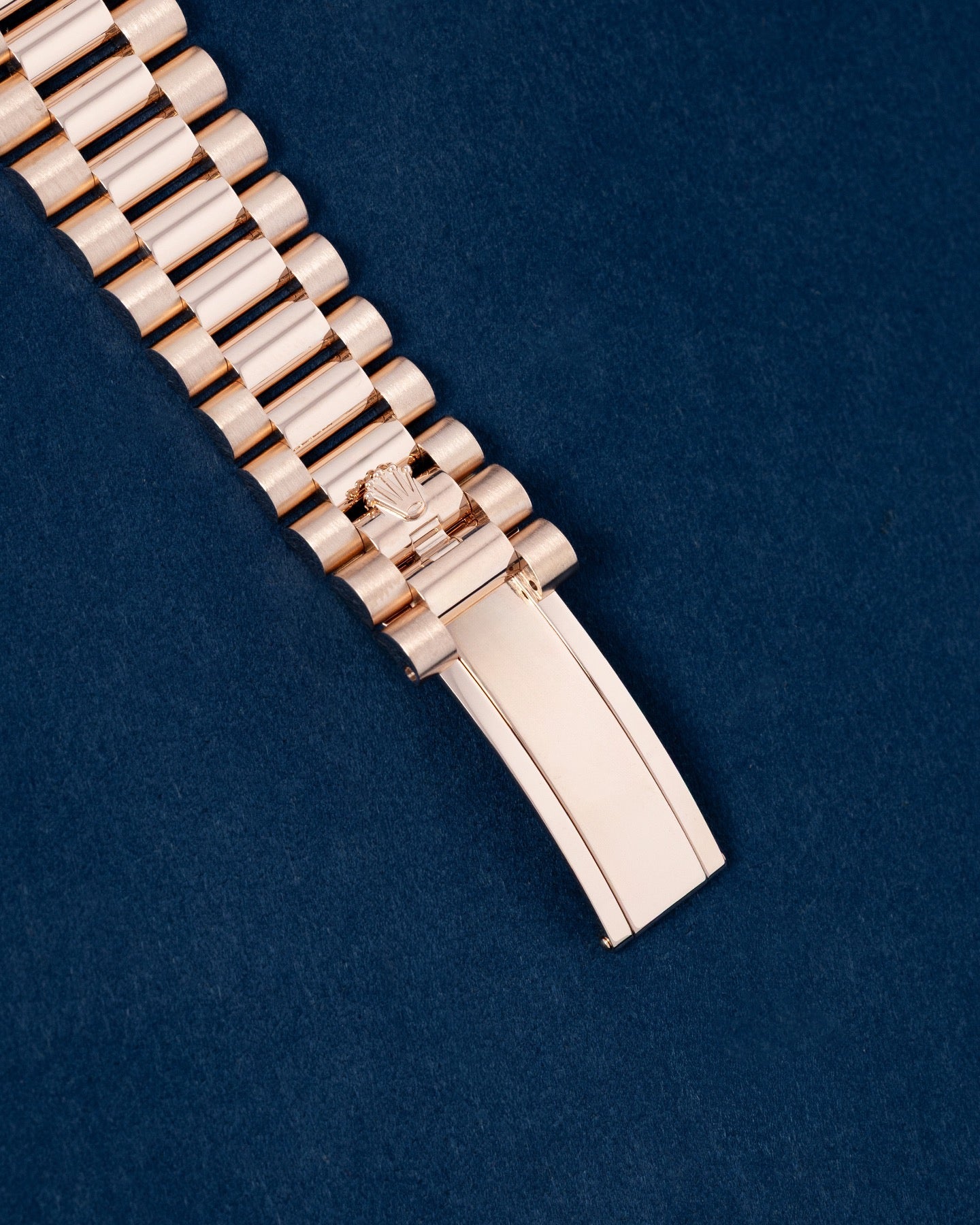 Rolex Day-Date 40 228235 Thumbnail 3