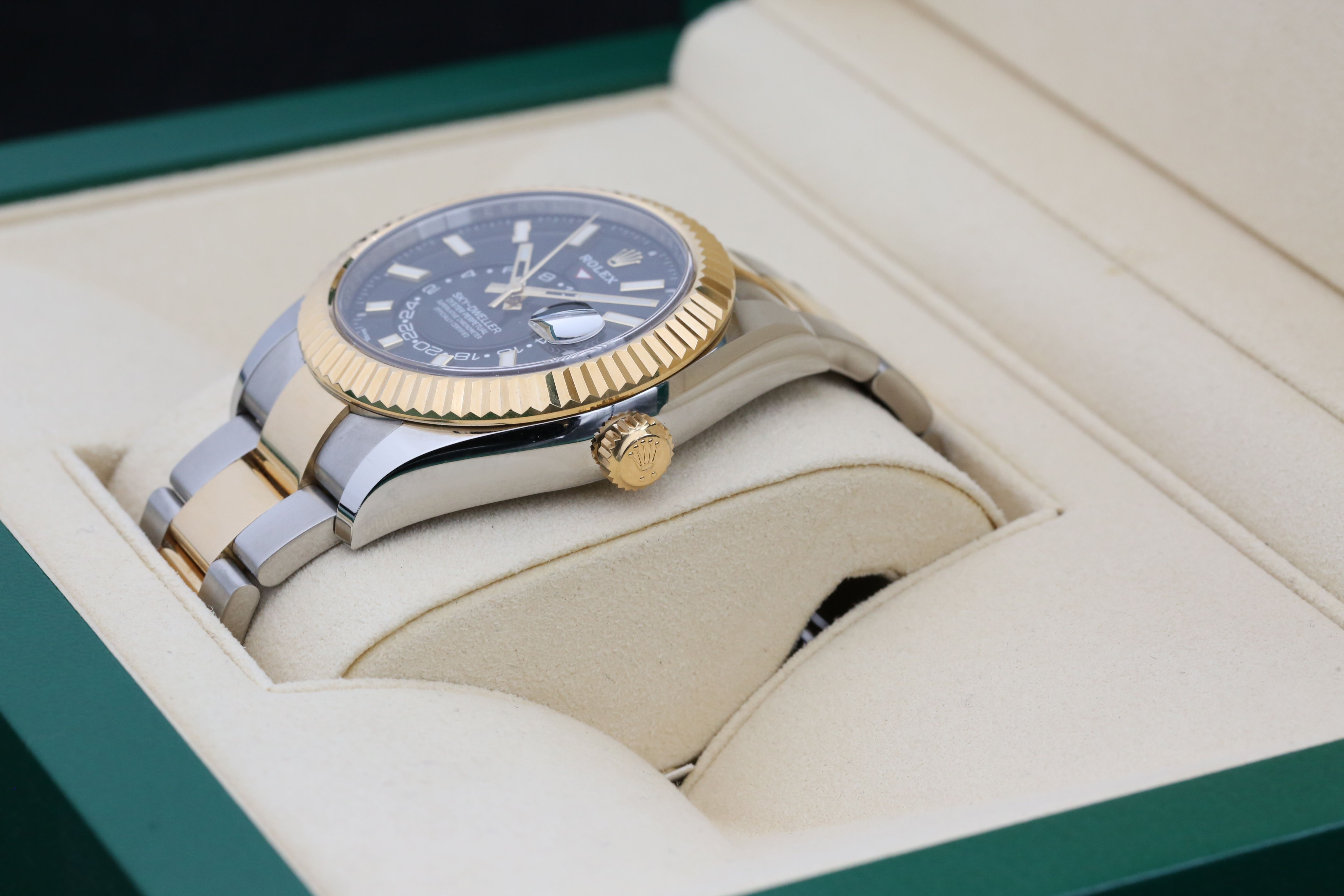 Rolex Sky-Dweller 326933 Thumbnail 6