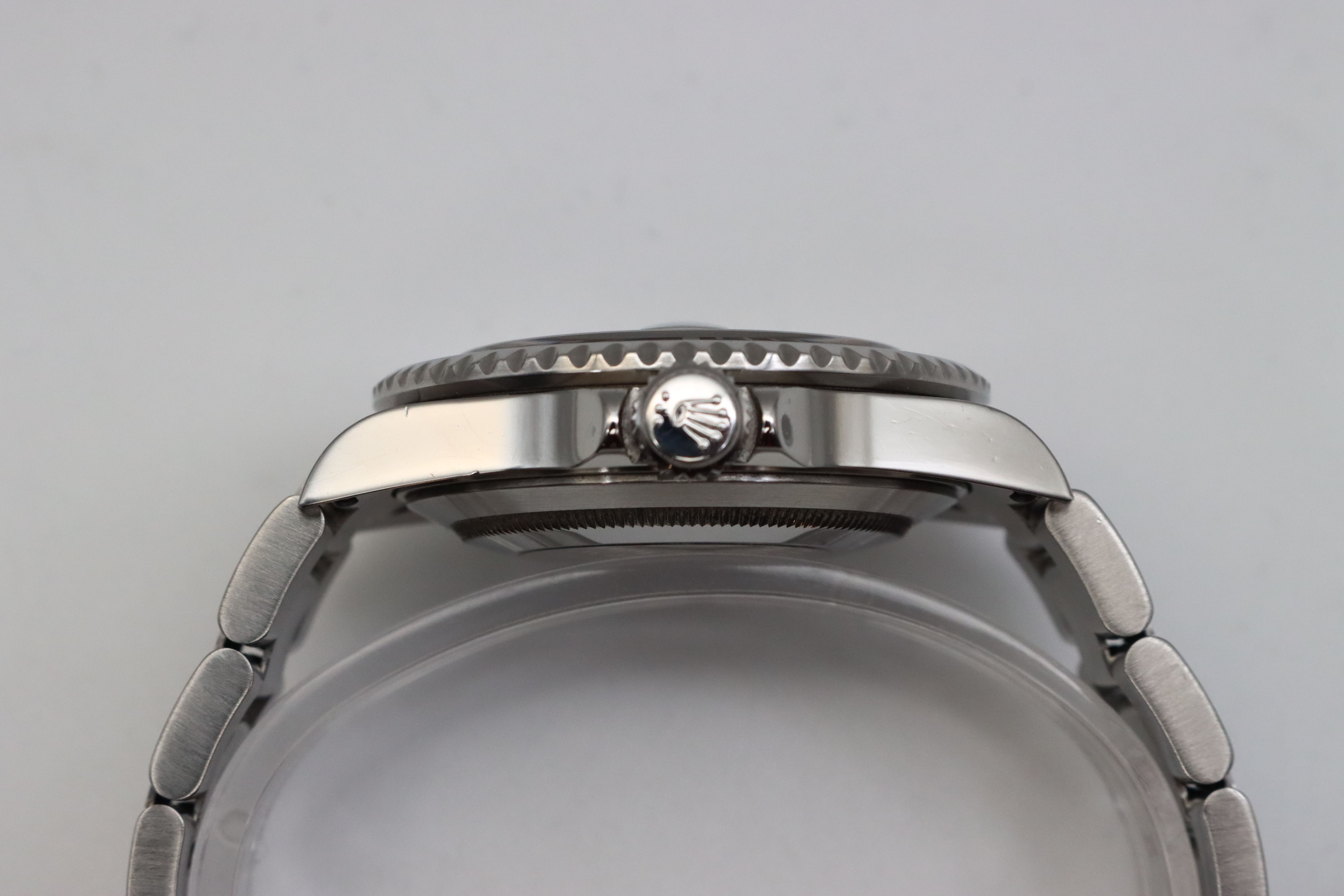 Rolex Submariner 16610 Thumbnail 2