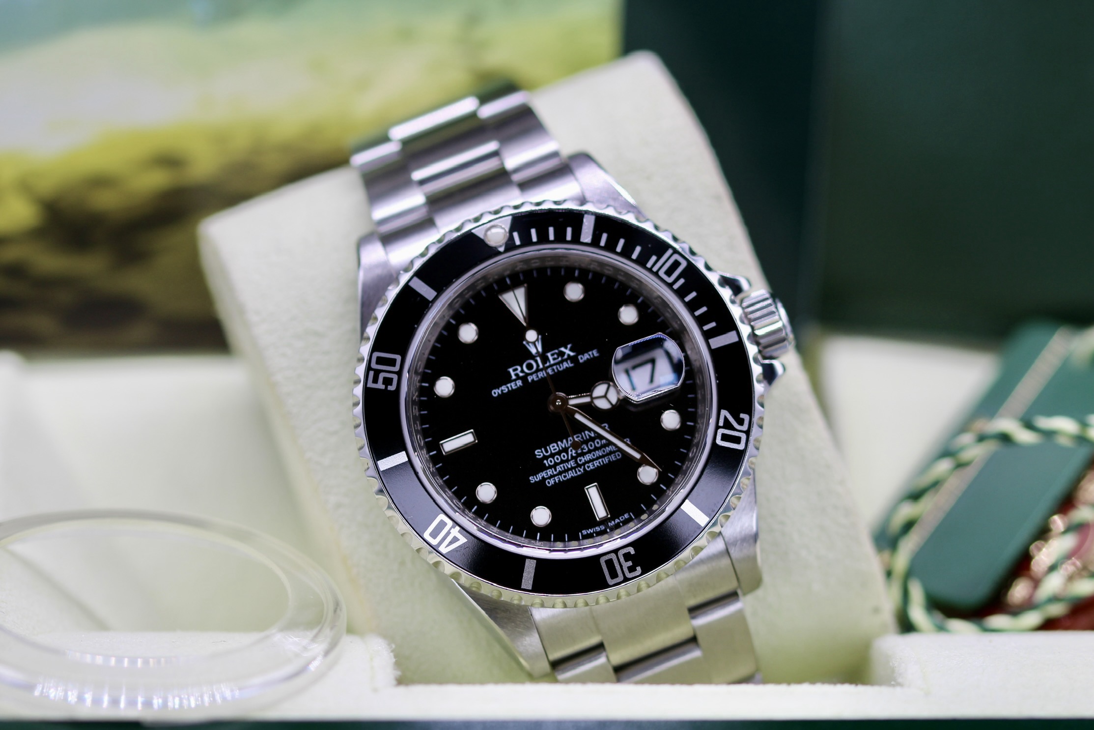 Rolex Submariner 16610 Thumbnail 6
