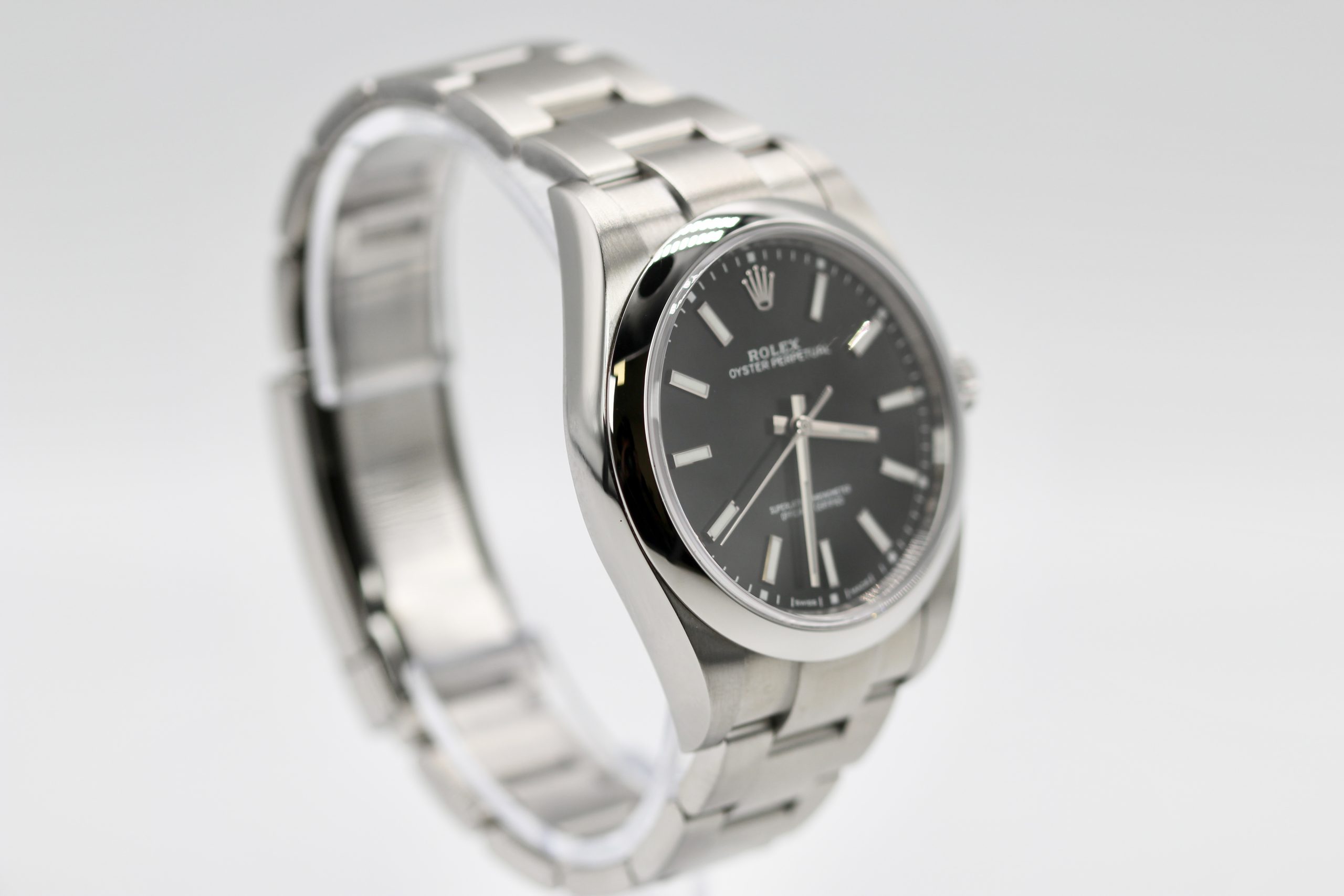Rolex Oyster Perpetual 114300 Thumbnail 2