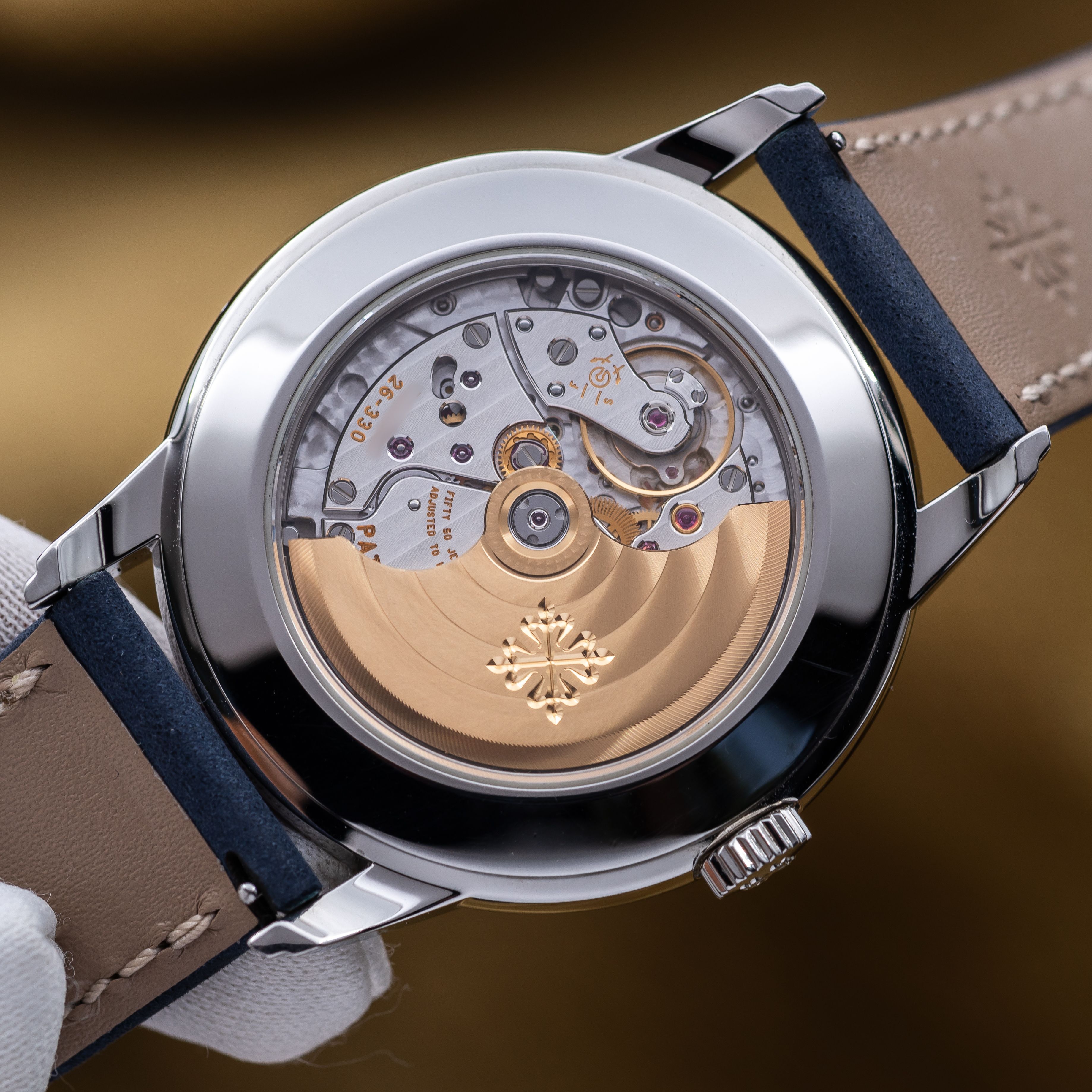 Patek Philippe Complications 5212A-001 Thumbnail 4