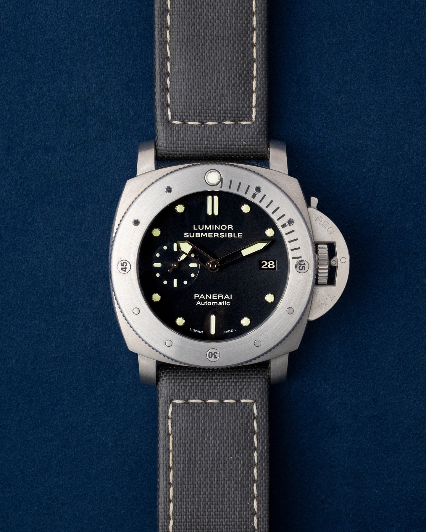 Panerai Luminor Submersible PAM00305 Thumbnail 1