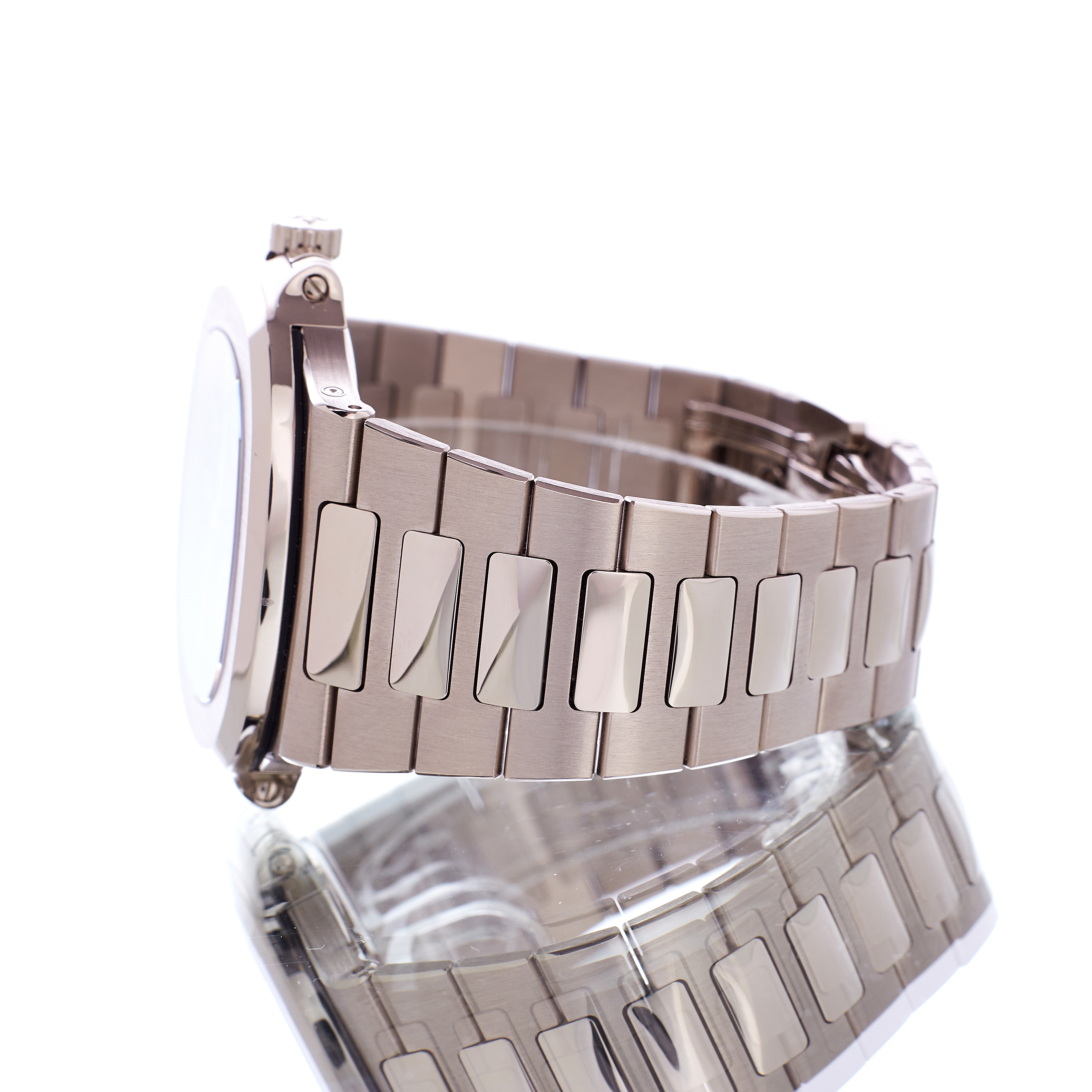 Patek Philippe Nautilus 5740/1G-001 Thumbnail 2