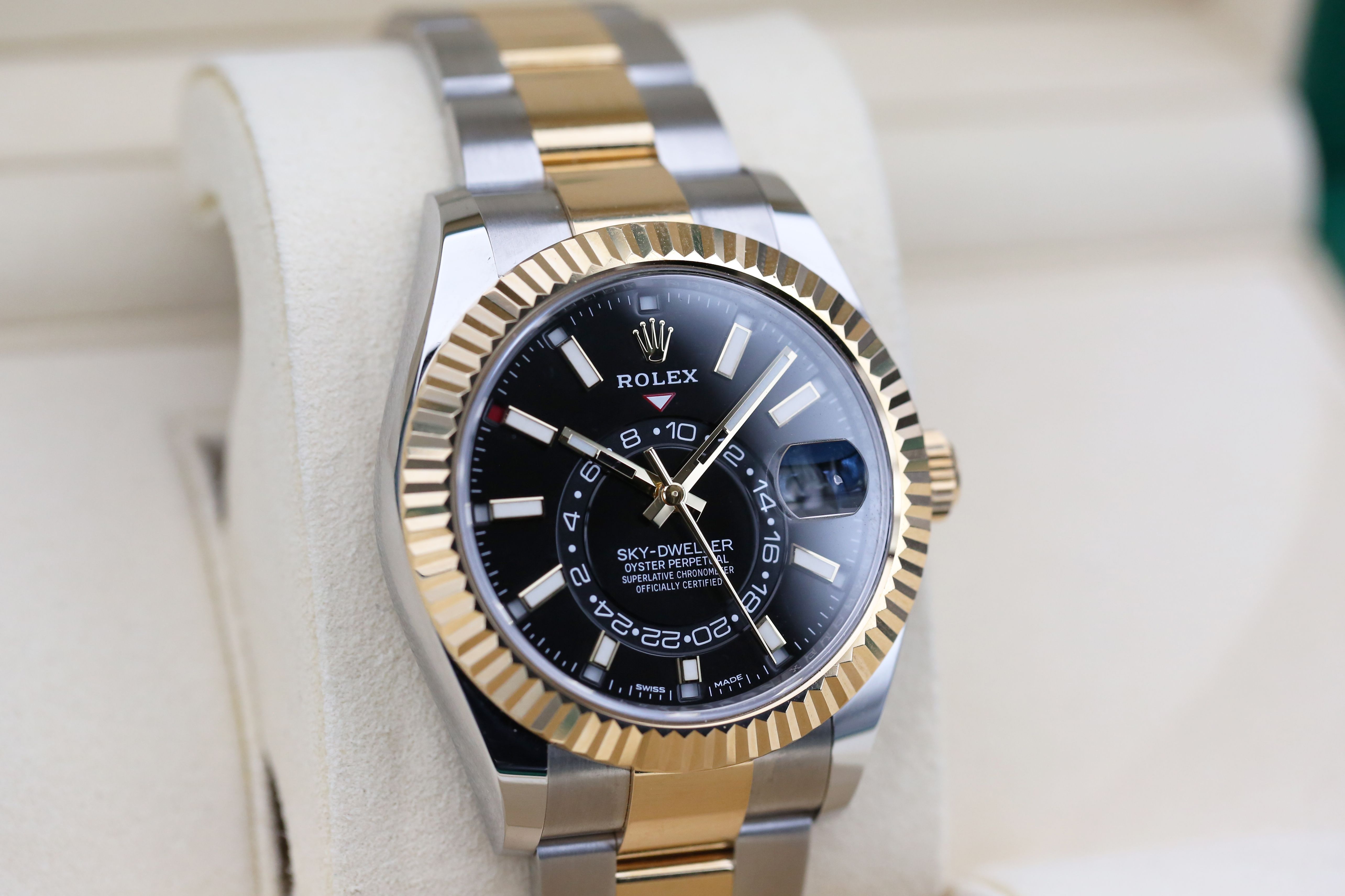 Rolex Sky-Dweller 326933 Thumbnail 2