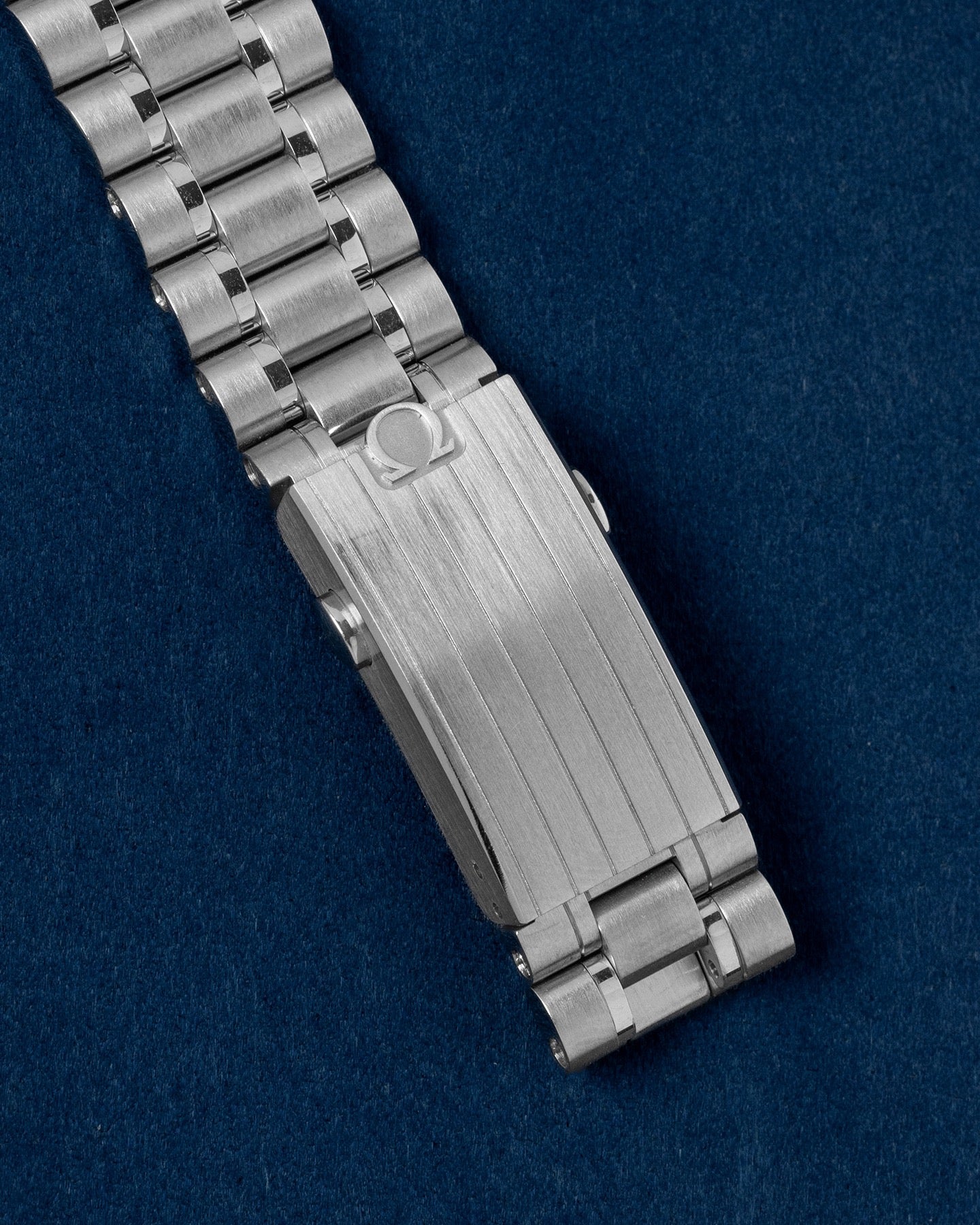 Omega Speedmaster Moonwatch Professional 310.30.42.50.01.002 Thumbnail 3