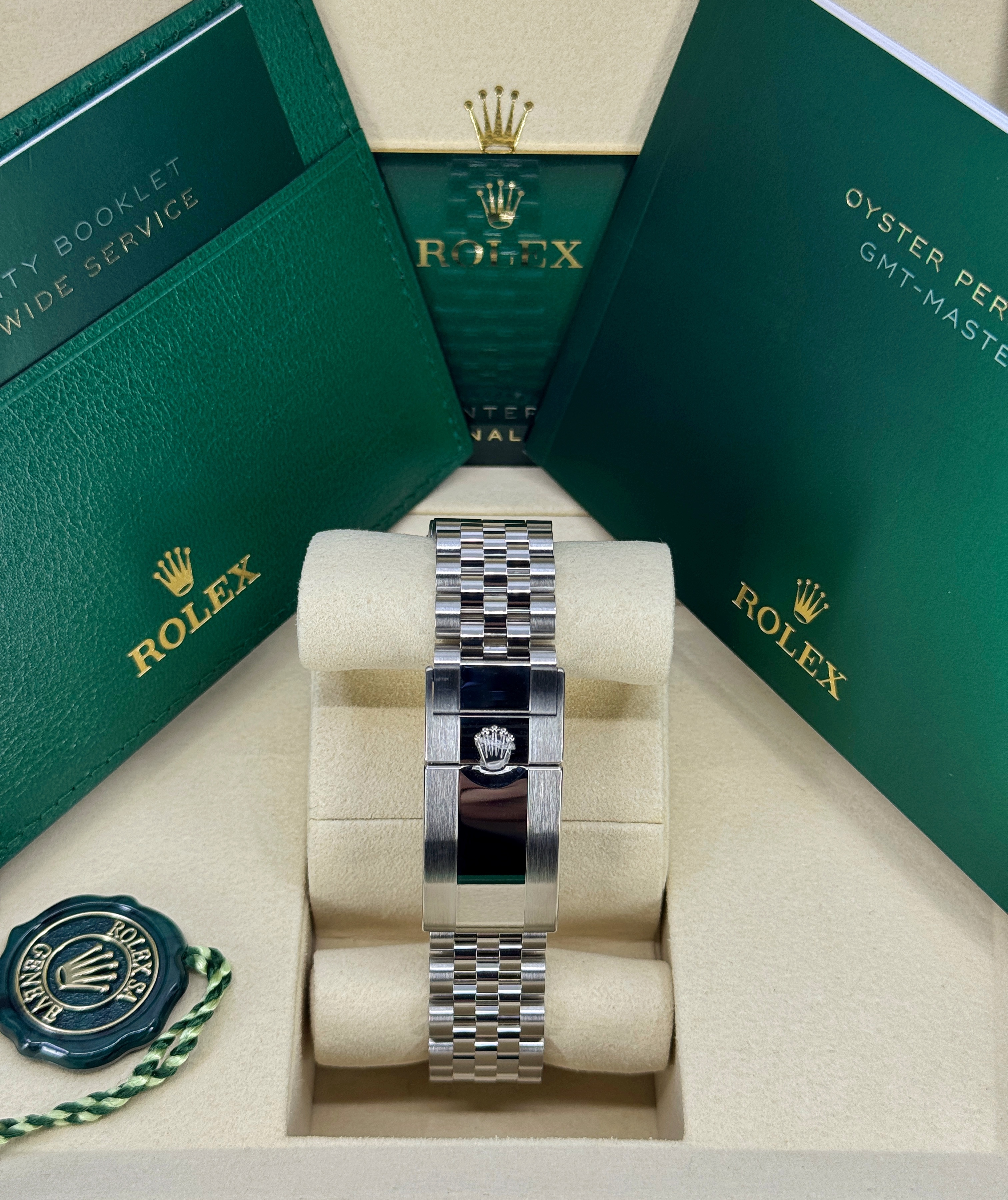 Rolex GMT Master II 126710 GRNR Thumbnail 3