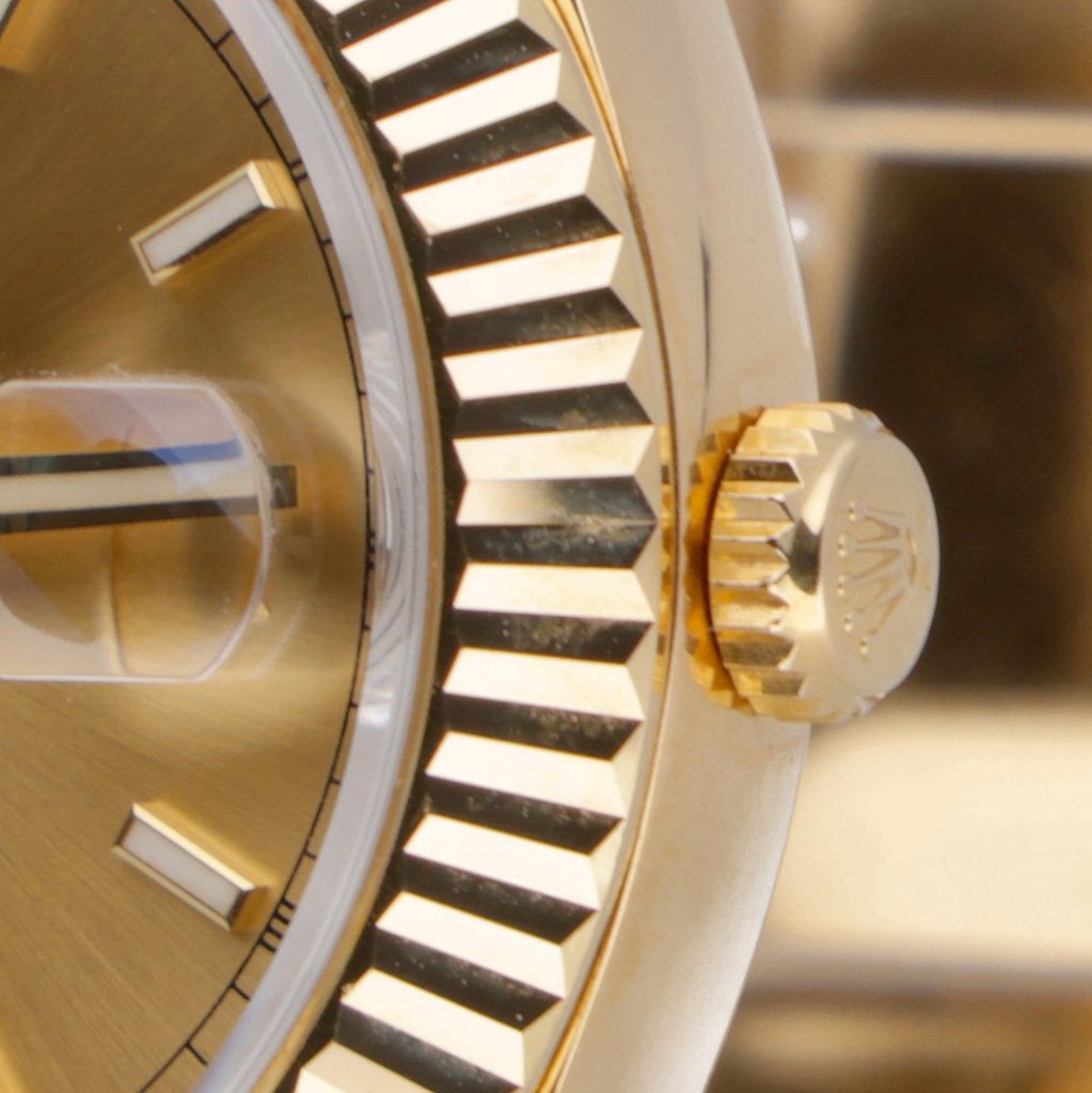 Rolex Day-Date II 218238 Thumbnail 3