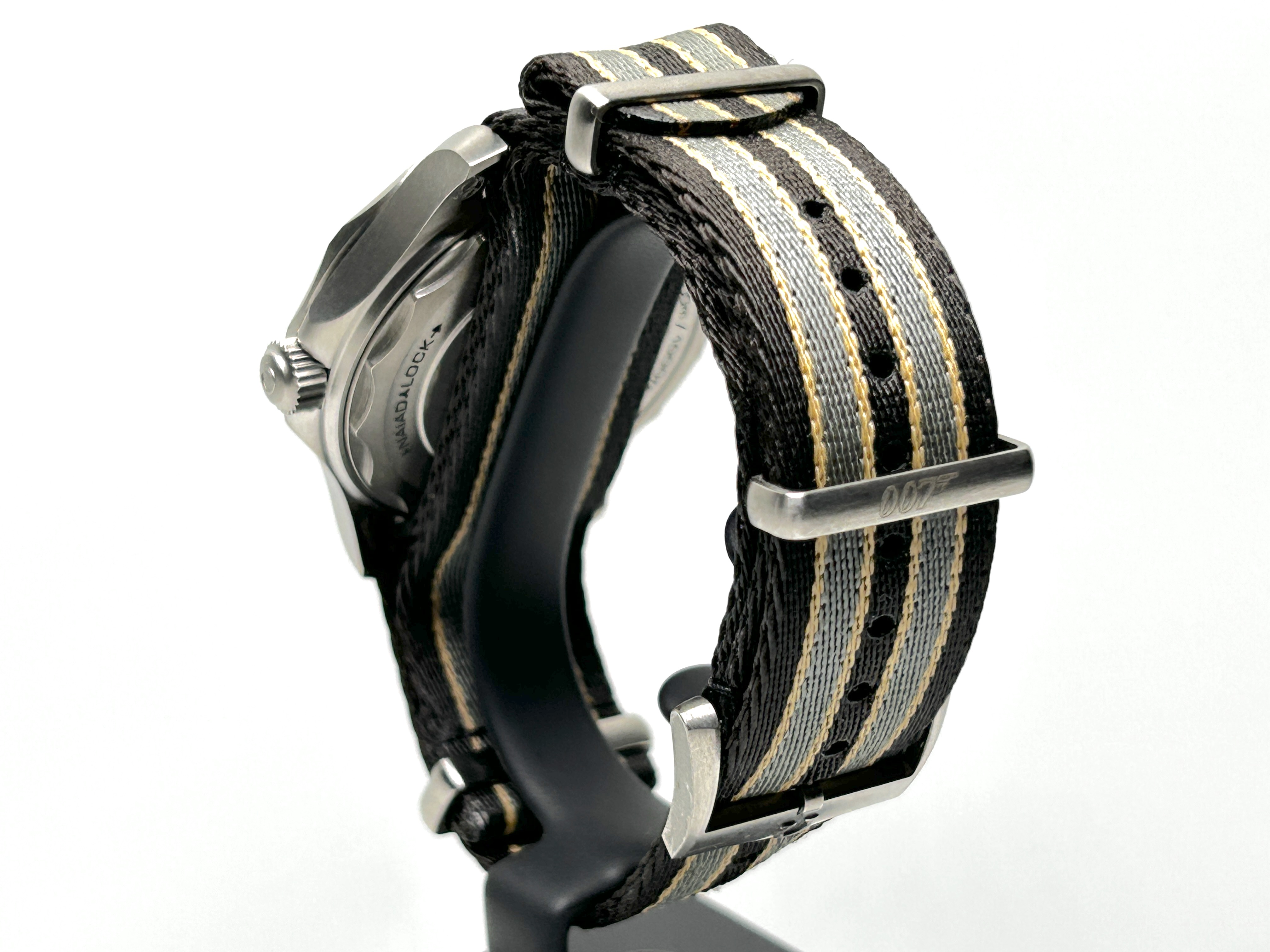 Omega Seamaster Diver 300m - James Bond Edition 210.92.42.20.01.001 Thumbnail 3