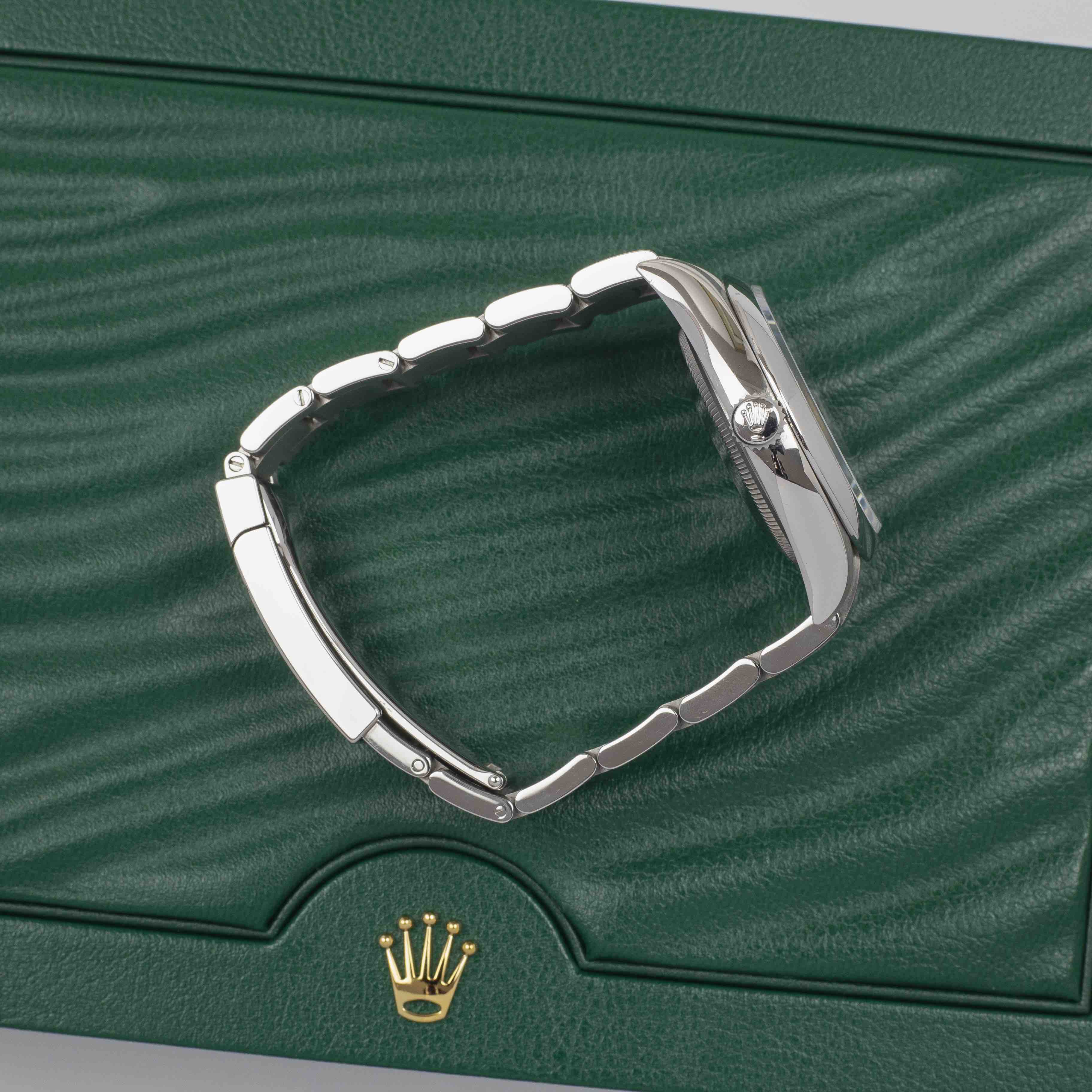 Rolex Oyster Perpetual 126000 Thumbnail 2