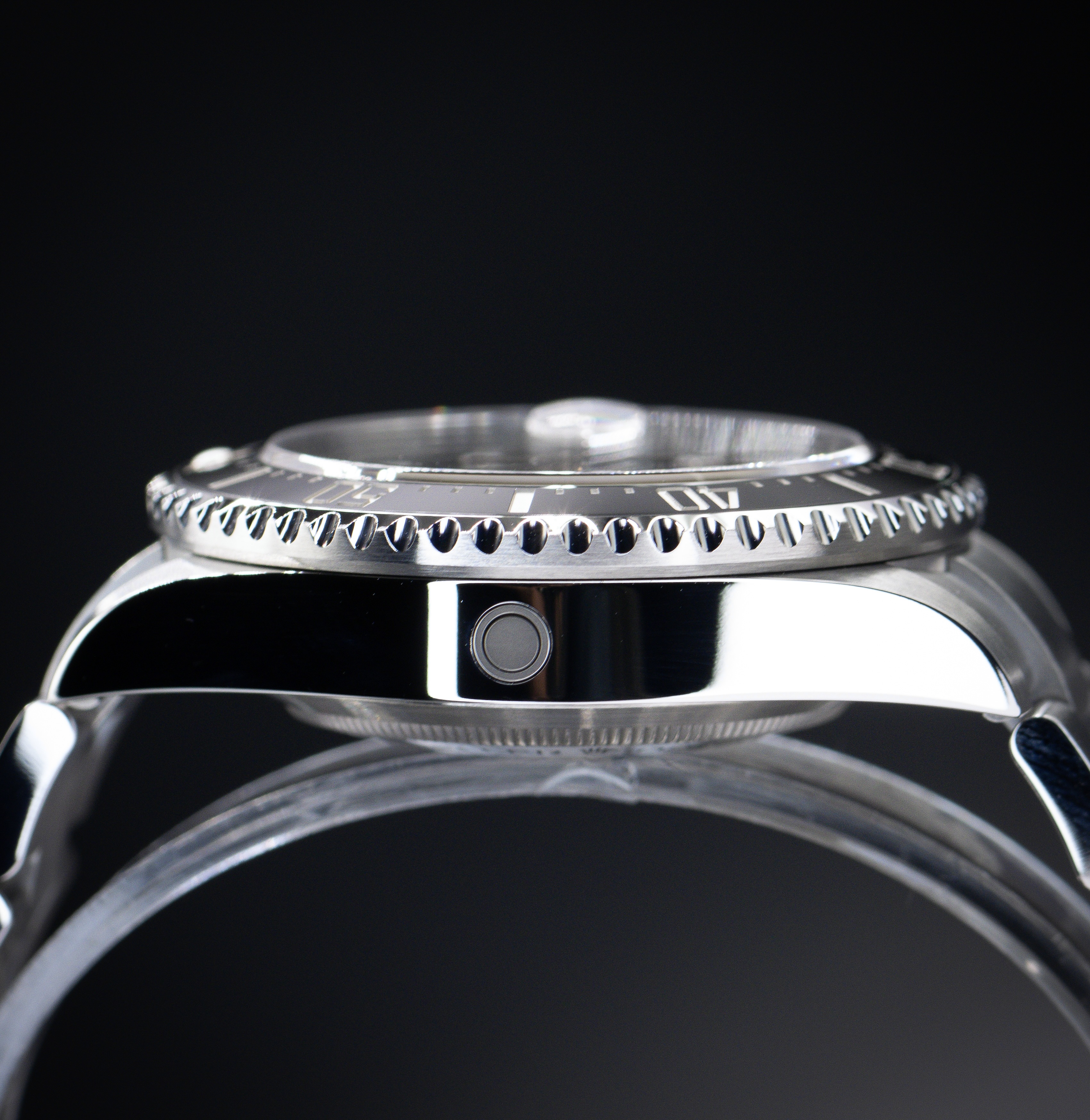 Rolex Sea-Dweller 126600 Thumbnail 2