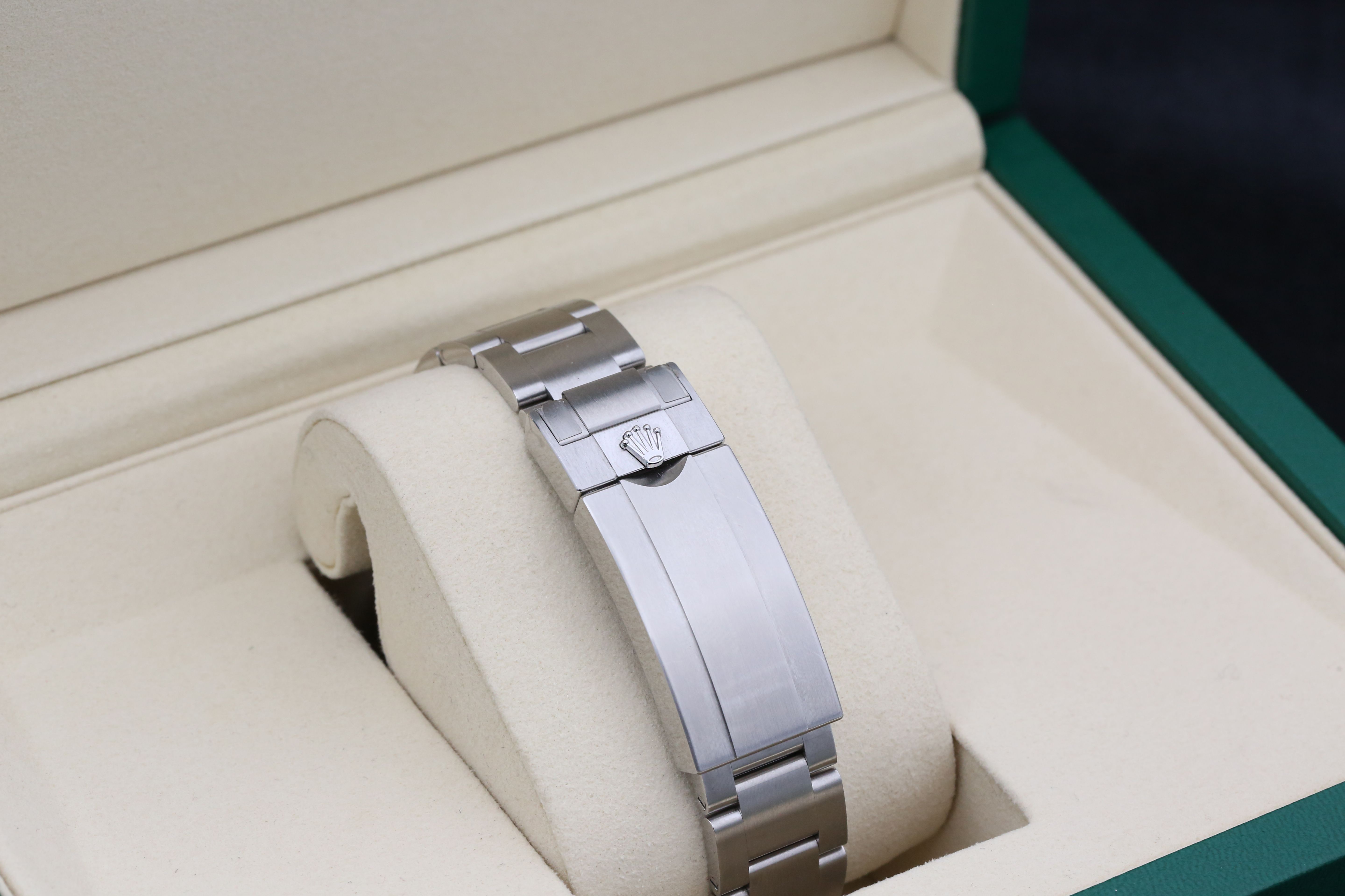 Rolex Submariner 126610 LN Thumbnail 3