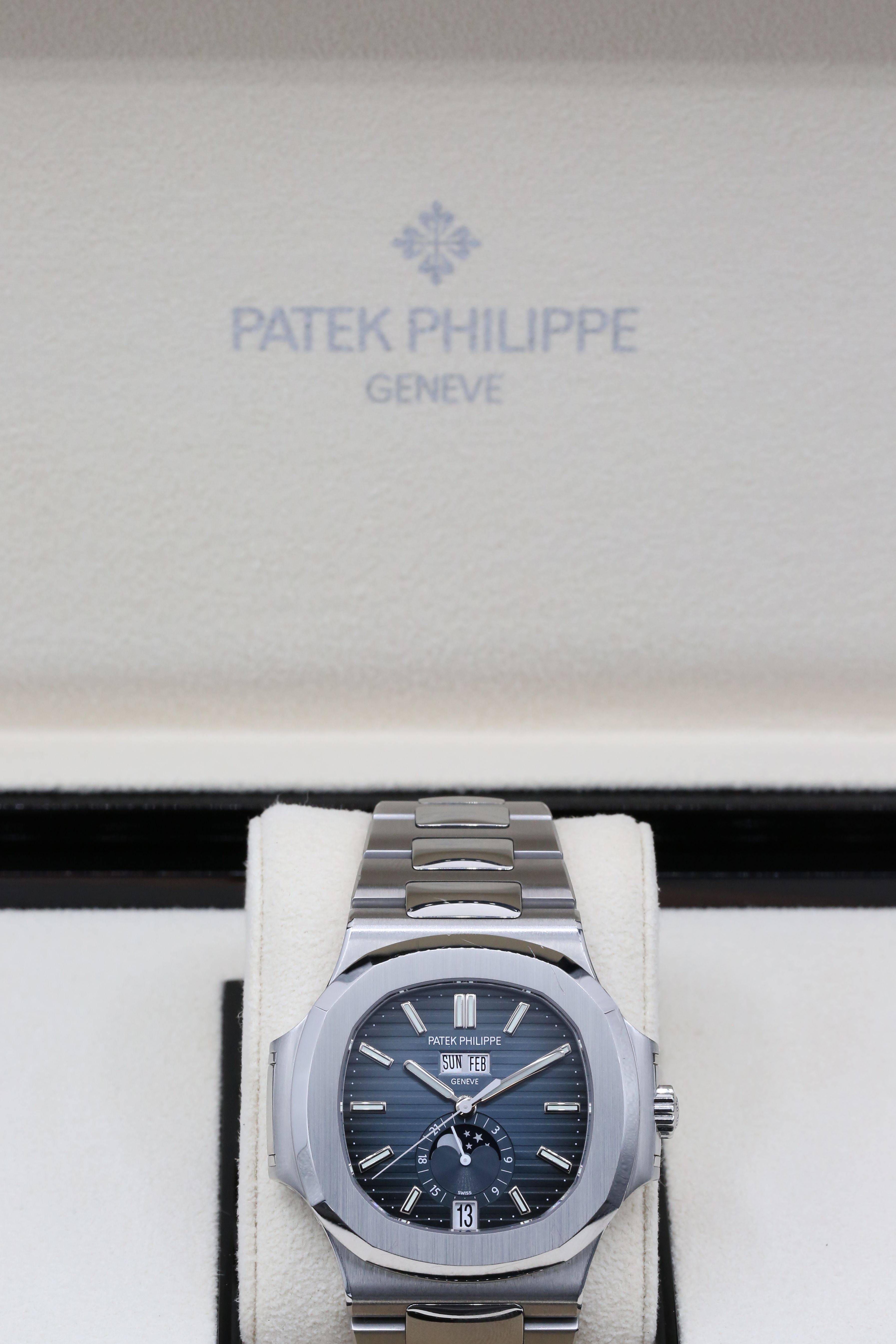 Patek Philippe Nautilus 5726/1A-014 Thumbnail 4