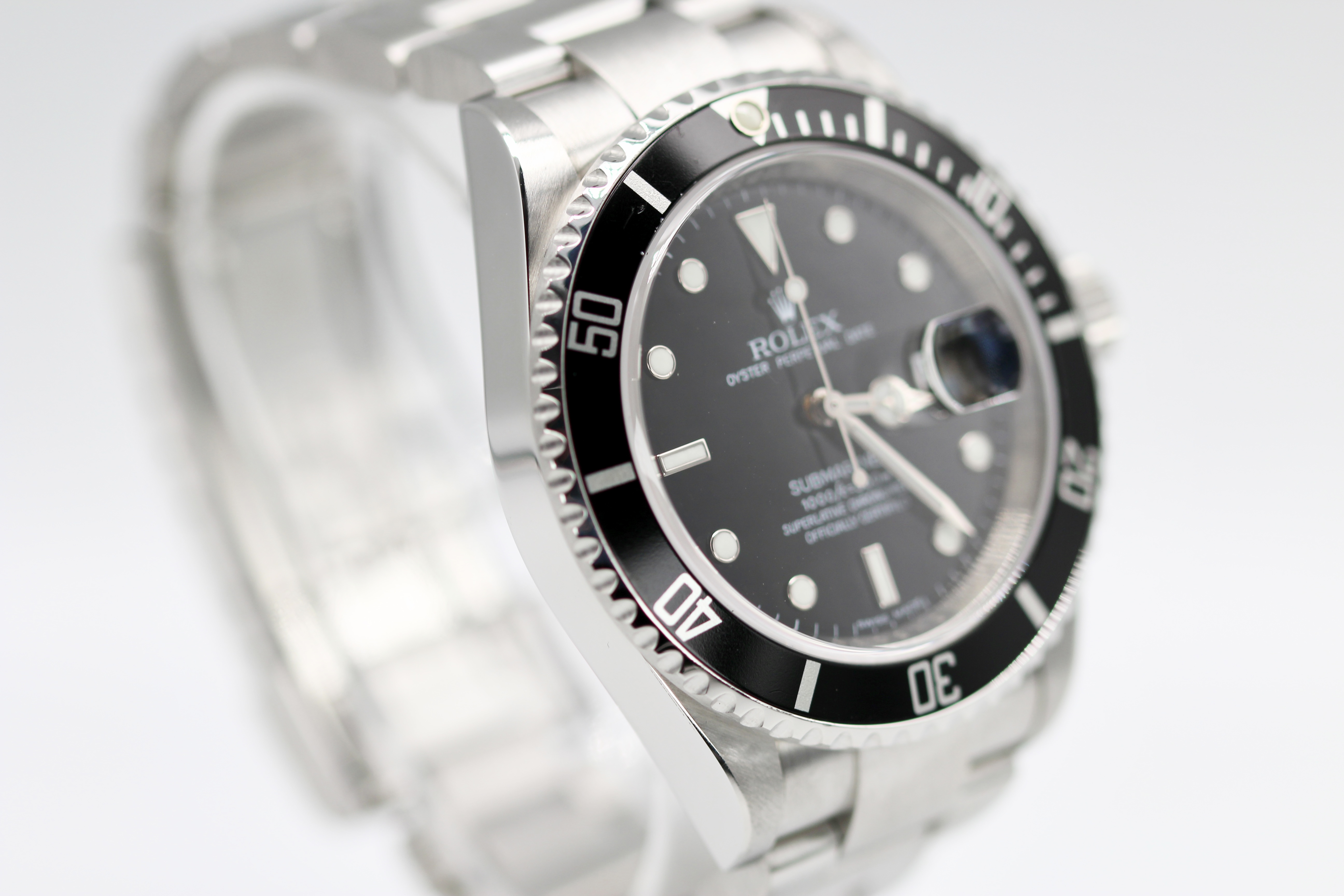 Rolex Submariner 16610 Thumbnail 3