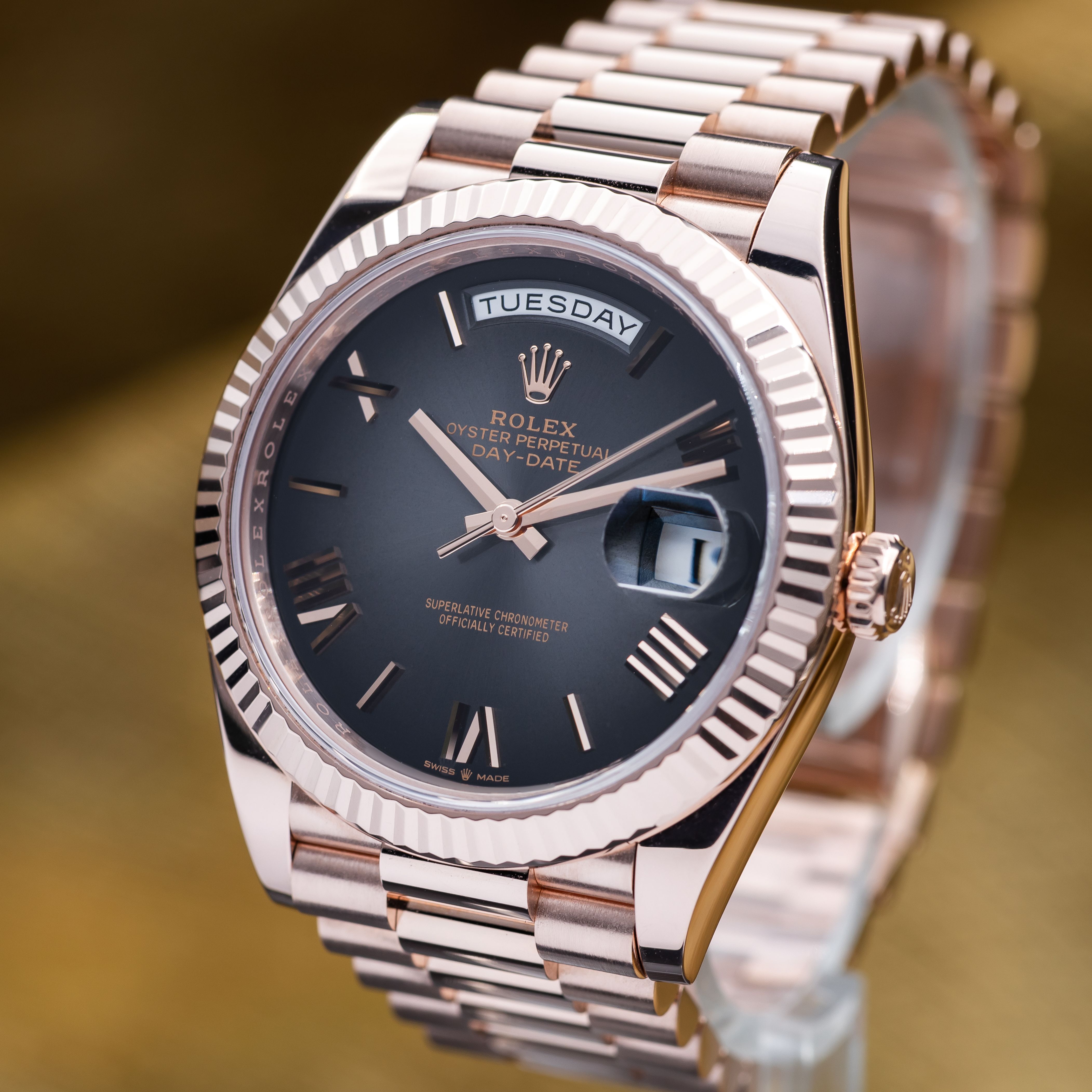 Rolex Day-Date 40 228235 Thumbnail 2