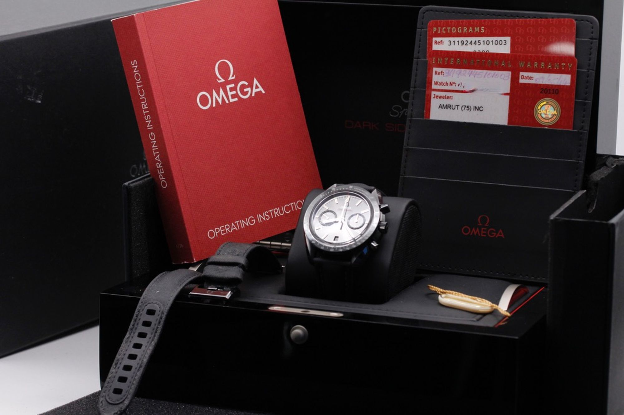 Omega Speedmaster Dark Side of the Moon 311.92.44.51.01.003 Thumbnail 5