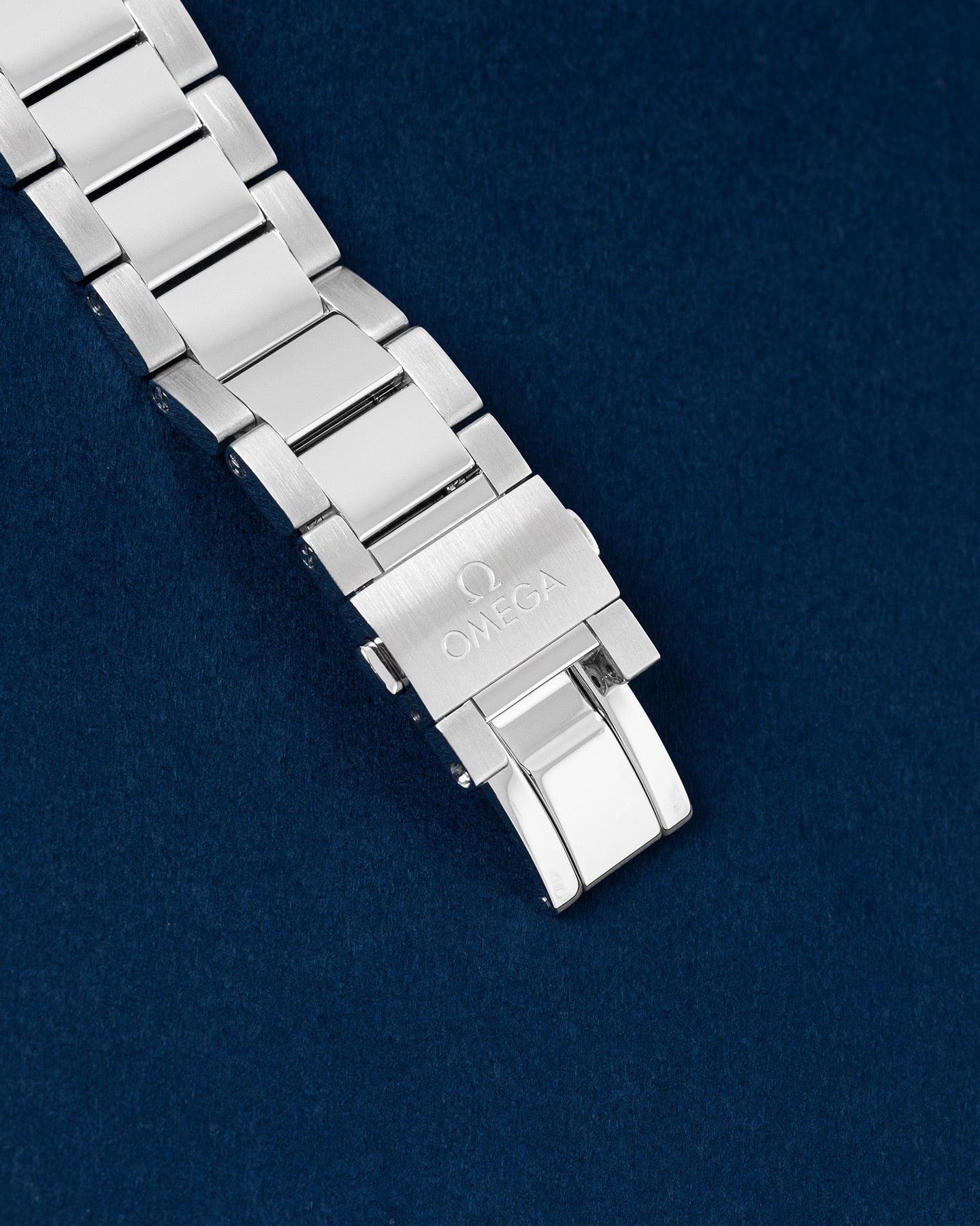 Omega Aqua Terra 150m Gents 220.10.41.21.03.002 Thumbnail 3