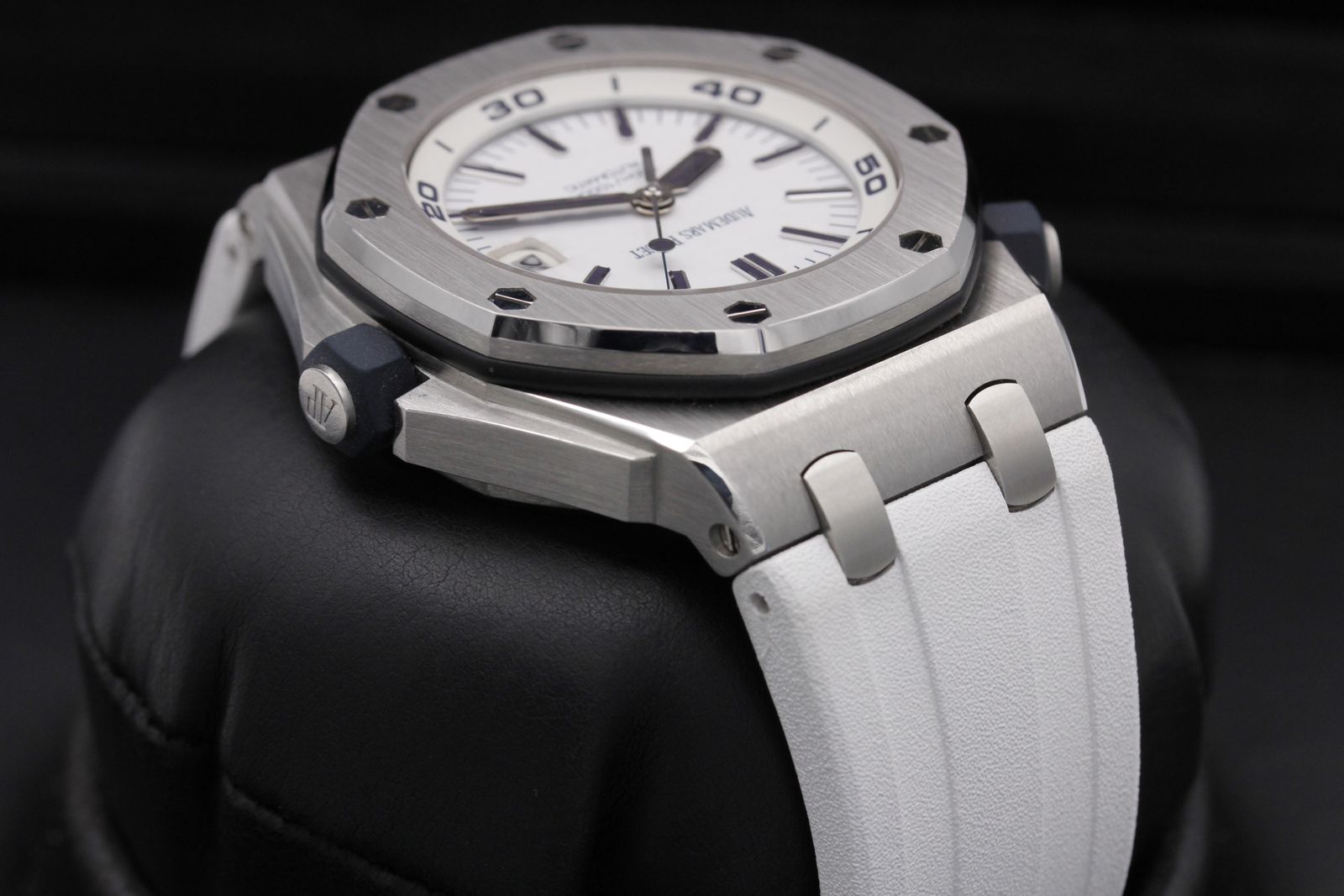Audemars Piguet Royal Oak Offshore 15710ST.OO.A010CA.01 Thumbnail 4