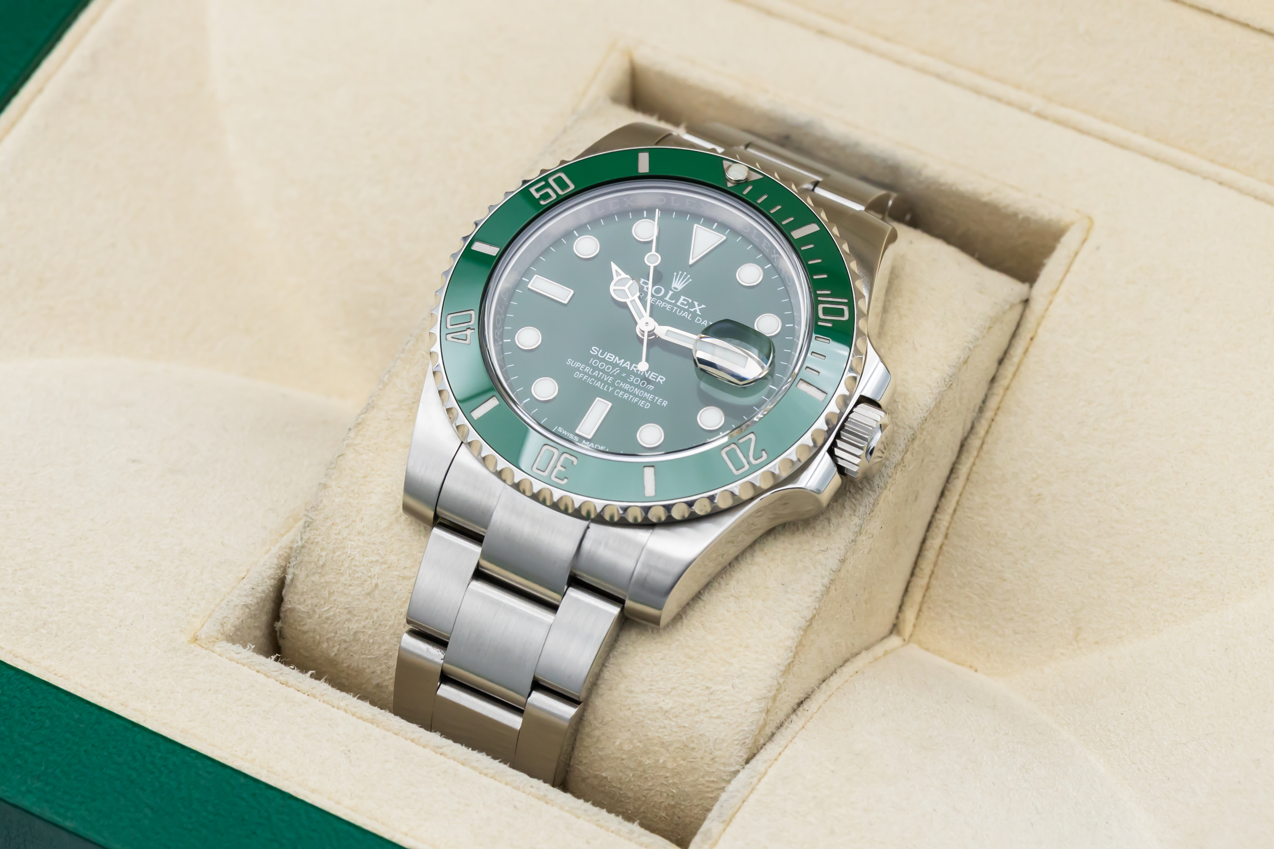 Rolex Submariner Hulk Thumbnail 5