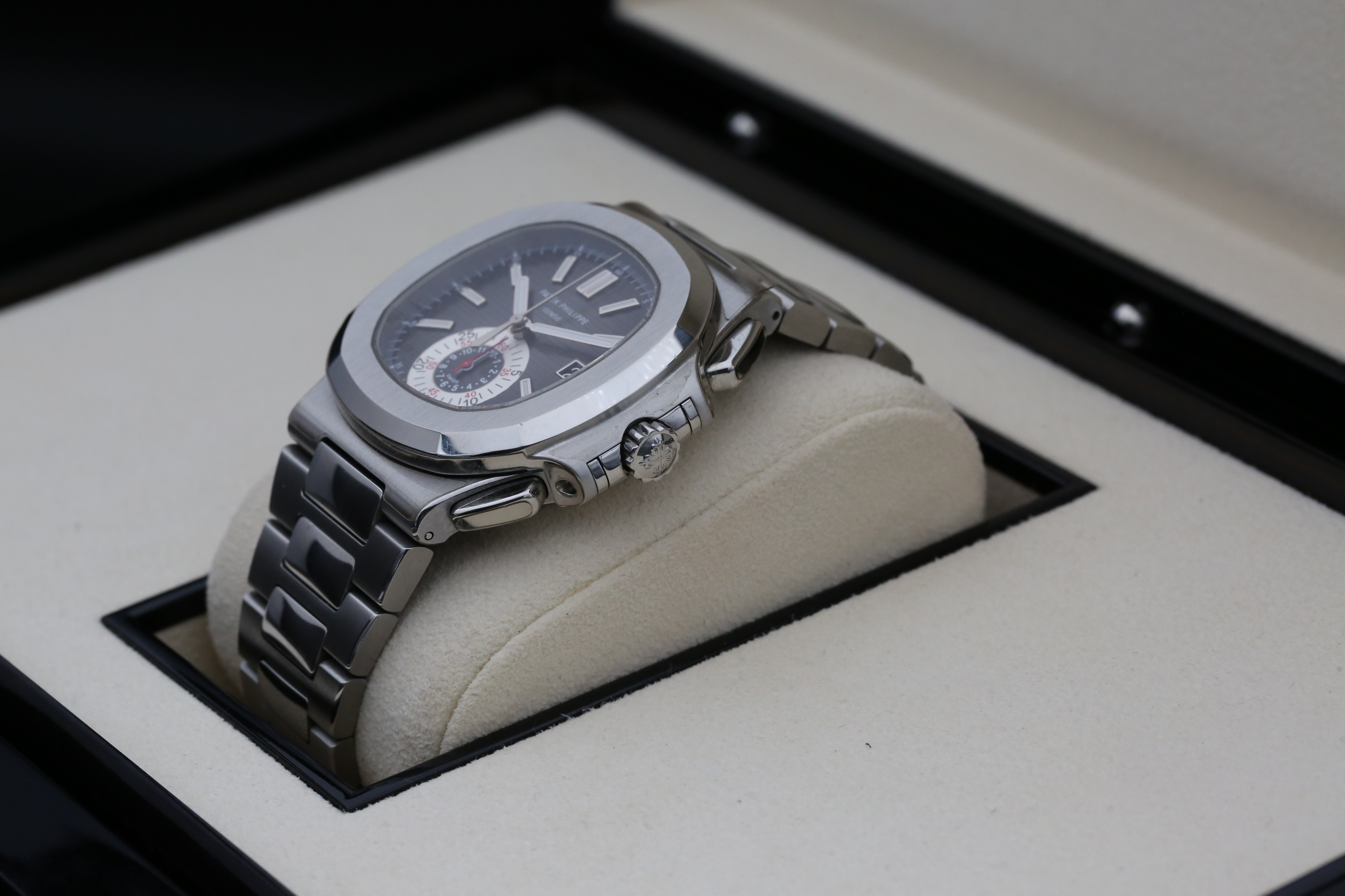 Patek Philippe Nautilus 5980/1A-014 Thumbnail 6