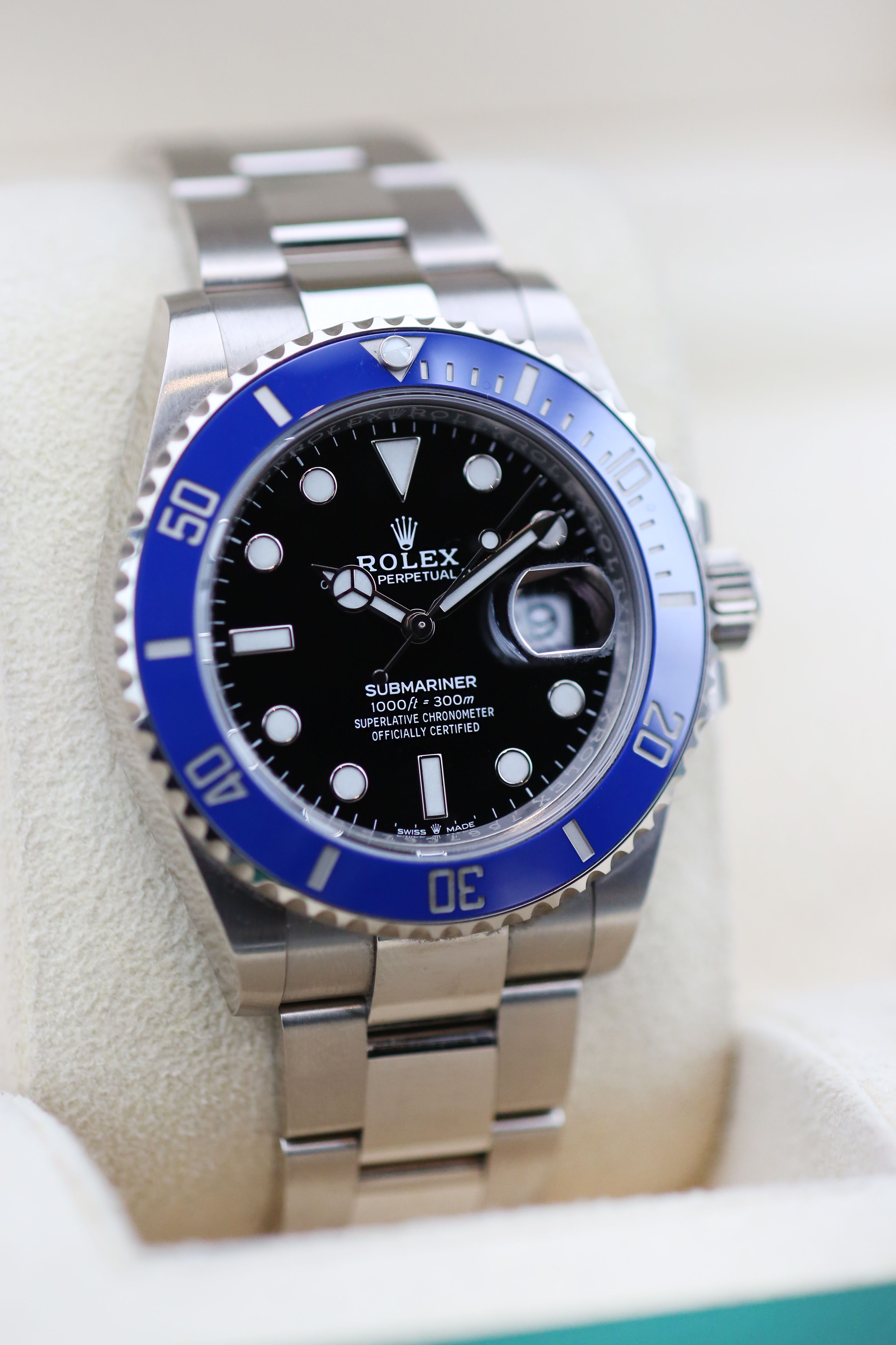 Rolex Submariner 126619 LB Thumbnail 2