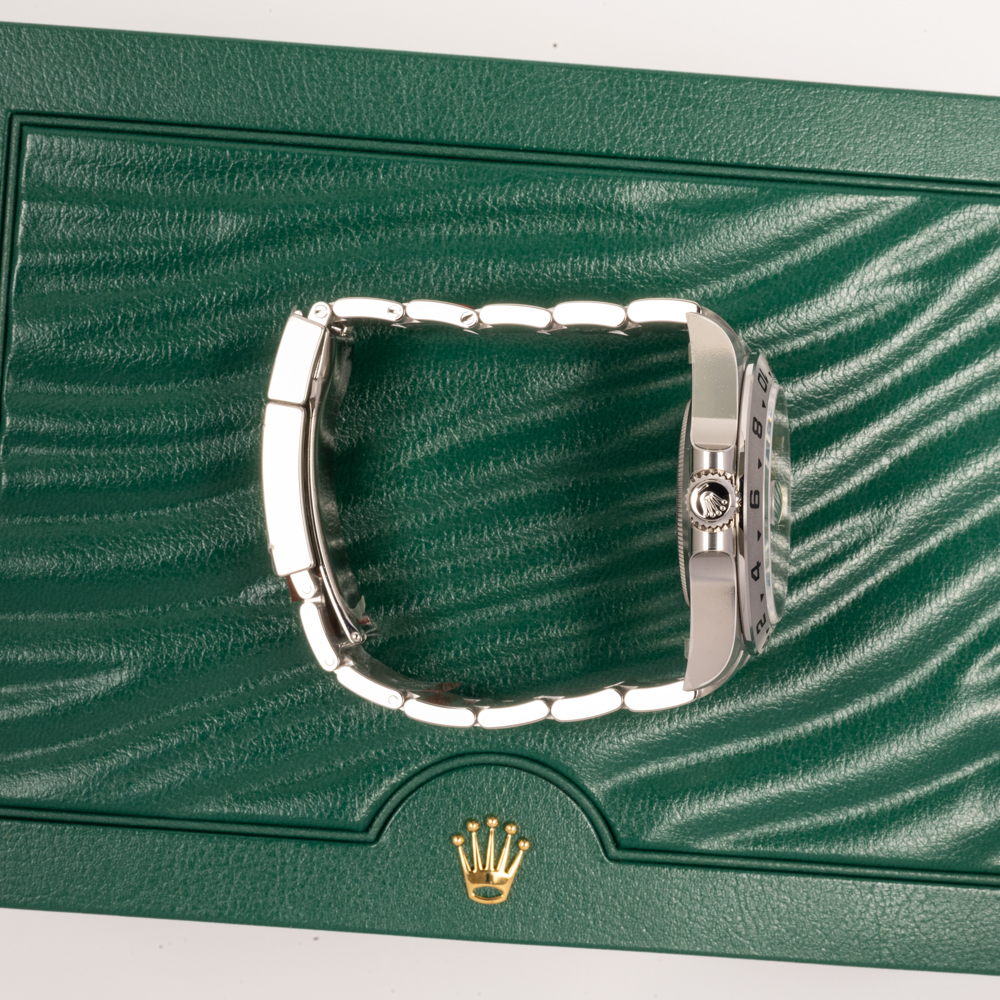 Rolex Explorer II 226570 Thumbnail 2