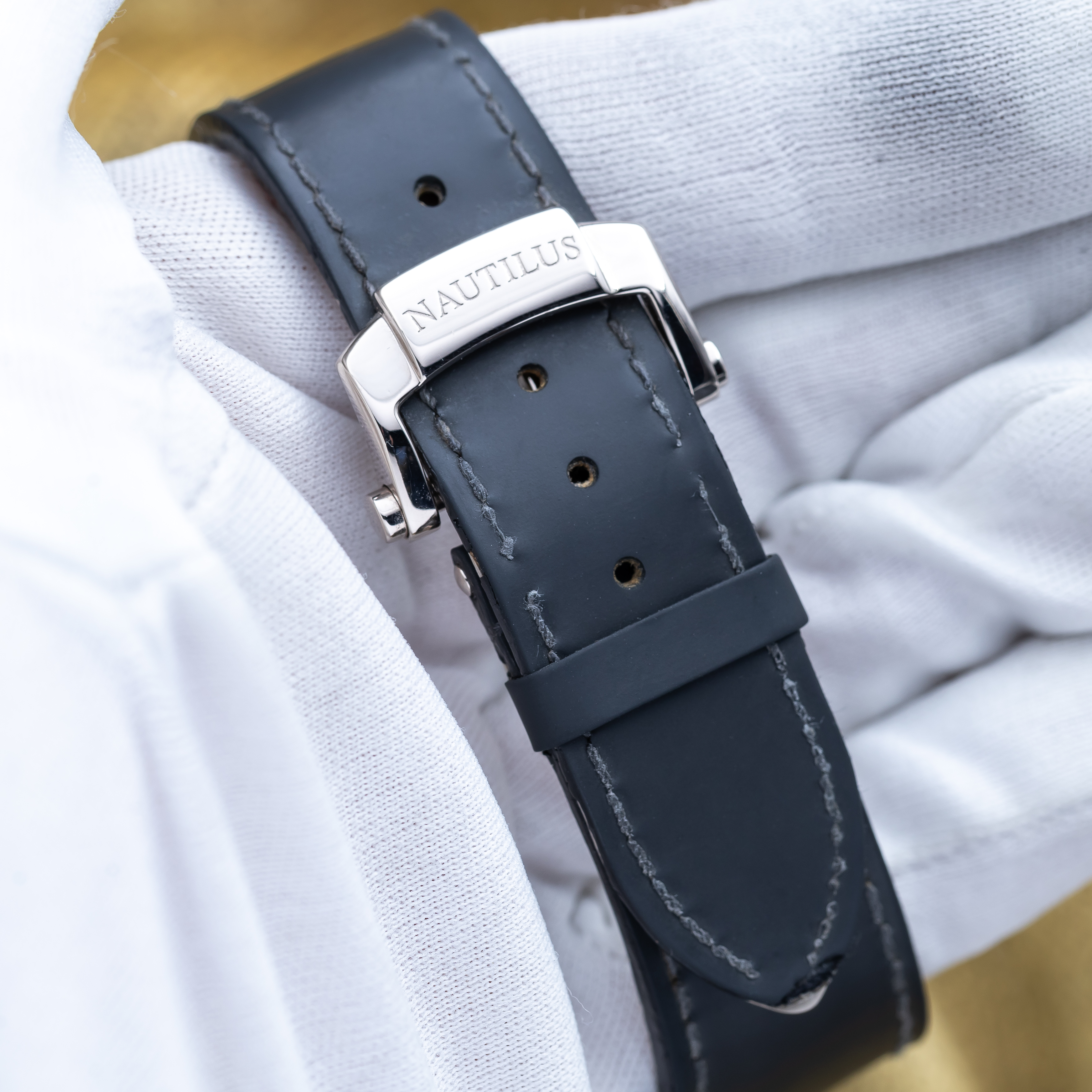 Patek Philippe Nautilus 5712G-001 Thumbnail 3