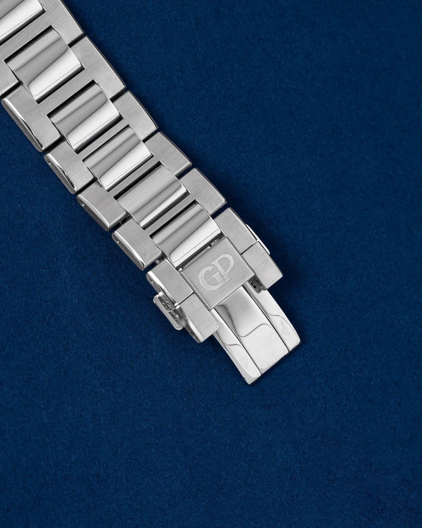 Girard Perregaux Laureato 81020-11-131-11A Thumbnail 4