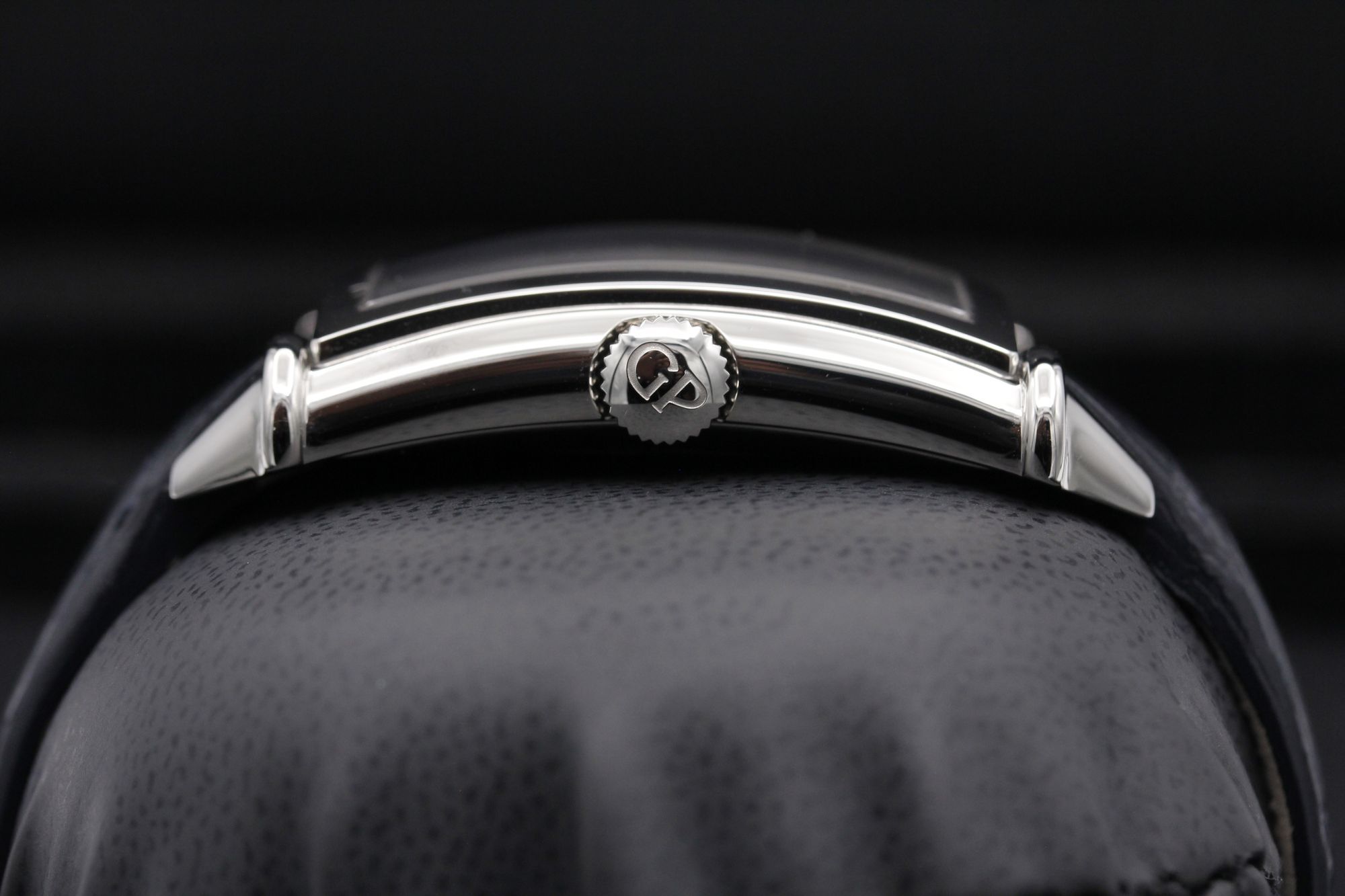 Girard Perregaux Vintage 1945 25880-11-421-BB4A Thumbnail 3