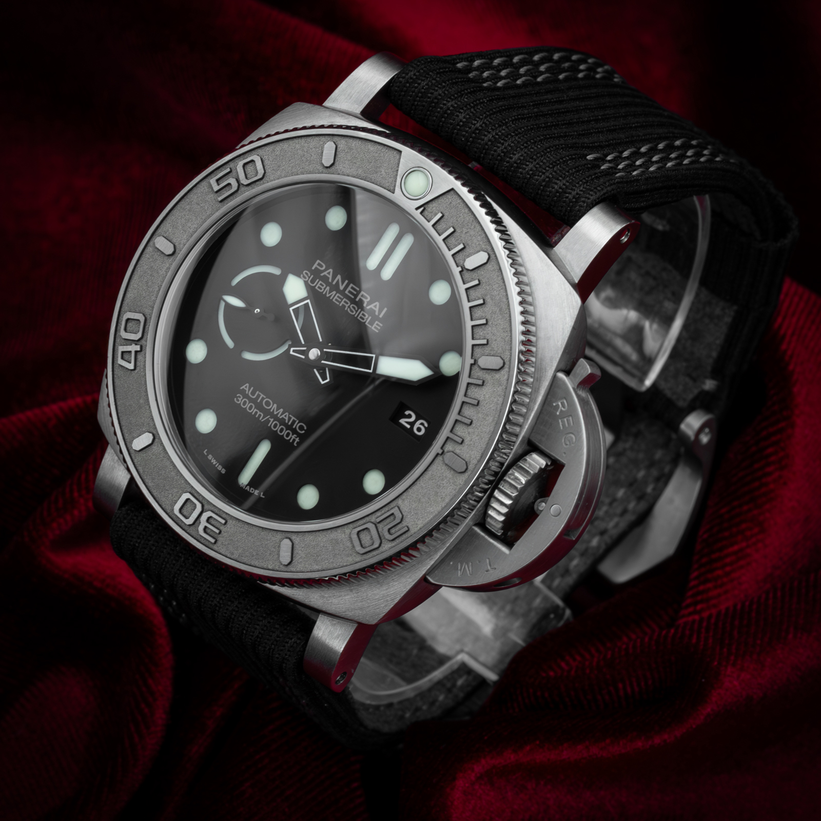Panerai Submersible PAM00984 Thumbnail 3