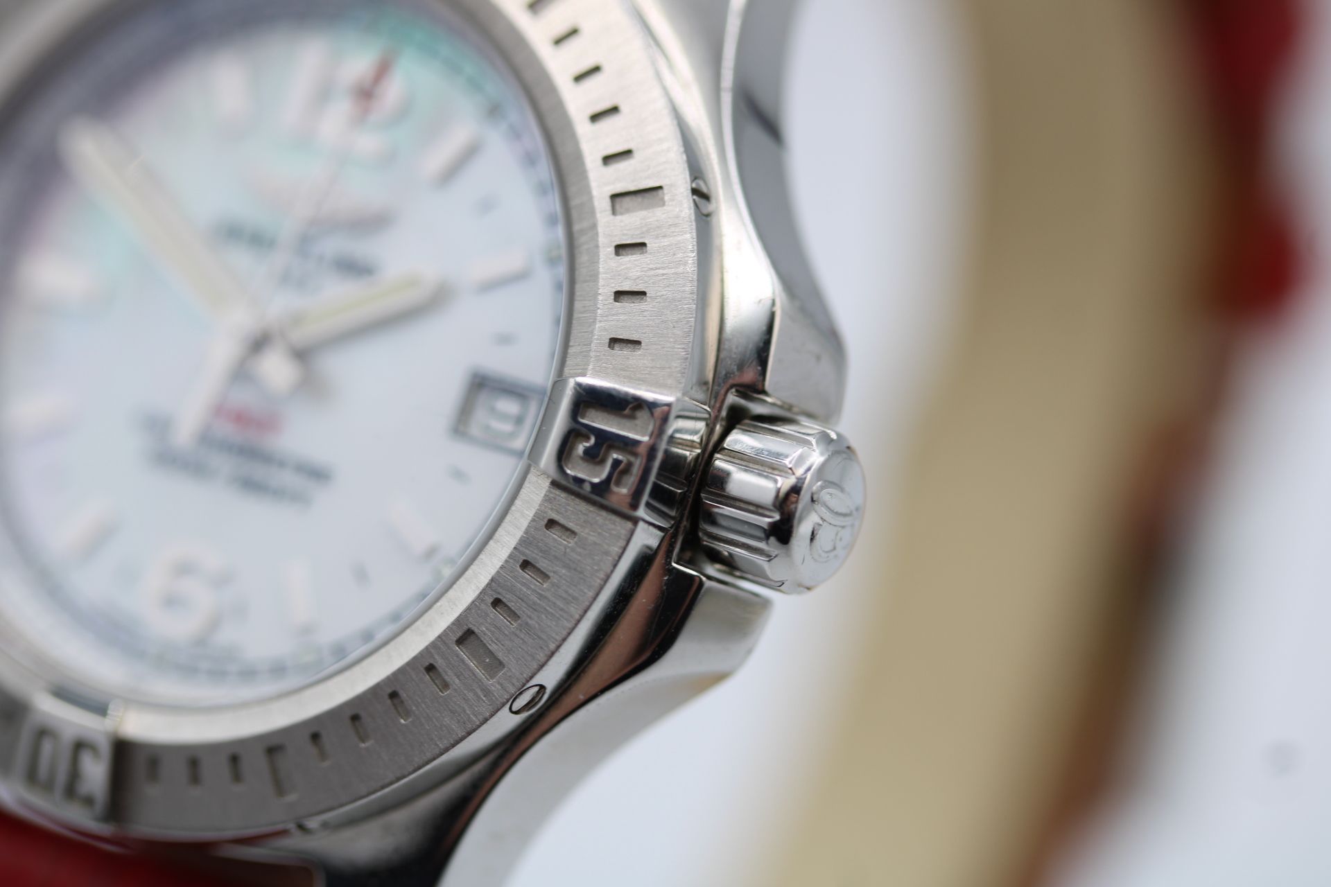 Breitling Colt Lady A77388 Thumbnail 2