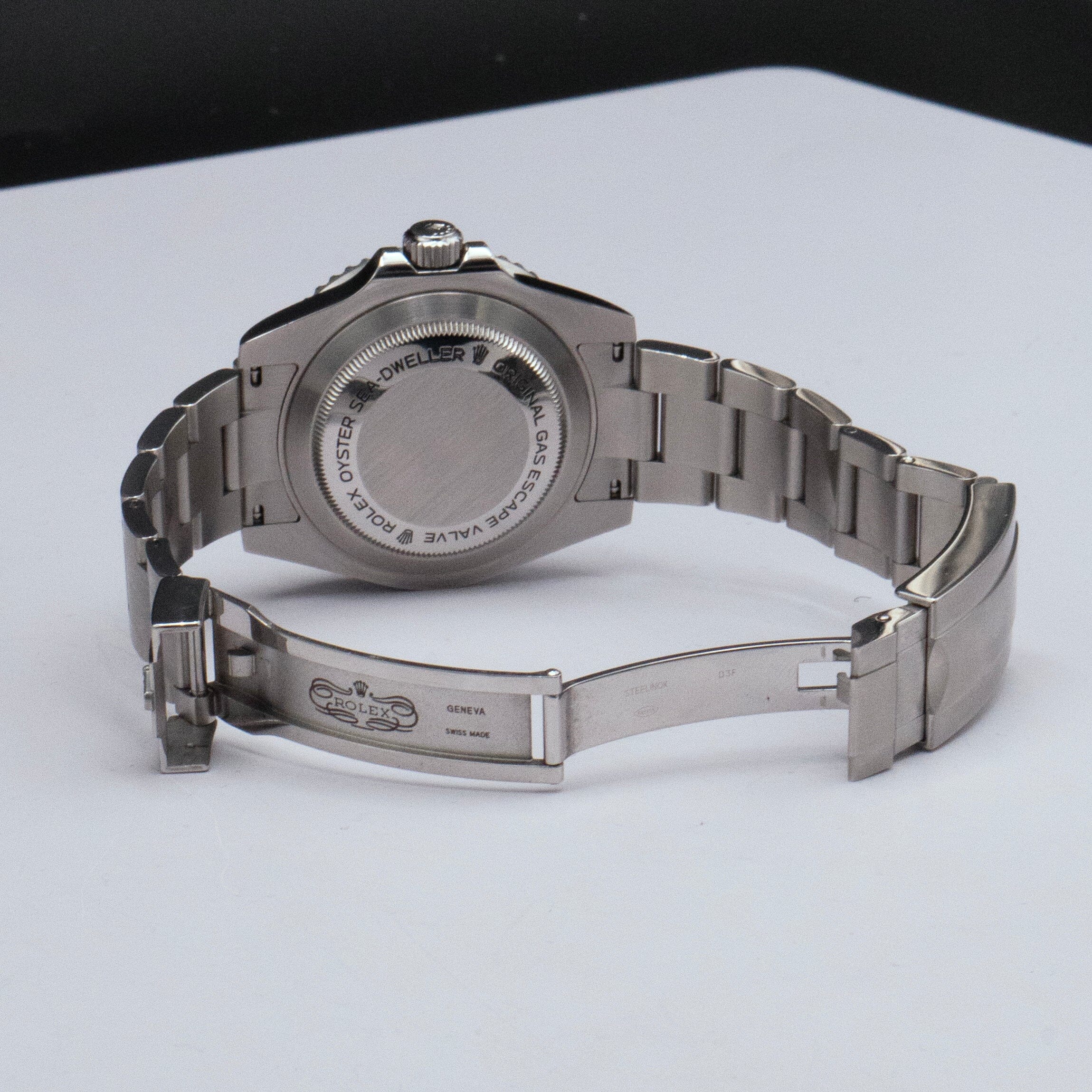 Rolex Sea-Dweller 4000 116600 Thumbnail 6